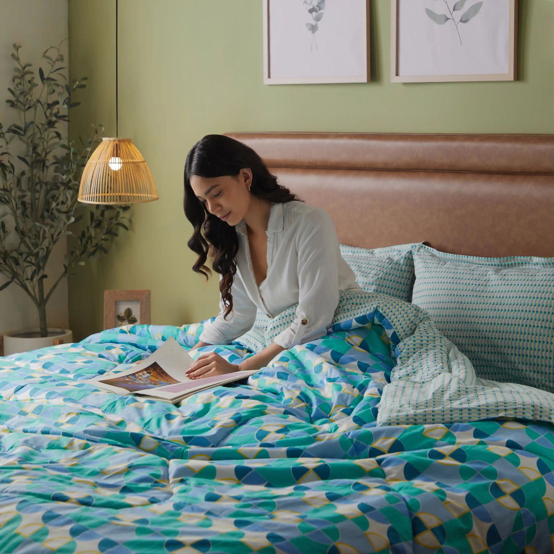 Geometric 144 GSM 100% Cotton Orbit Teal Double Comforter | Mishella