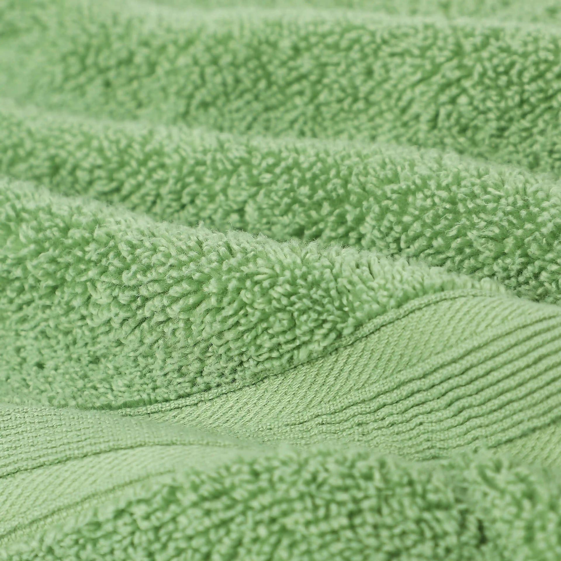 Solid Dyed 550 GSM 100% Cotton Forest Green Face Towel | Pelushe