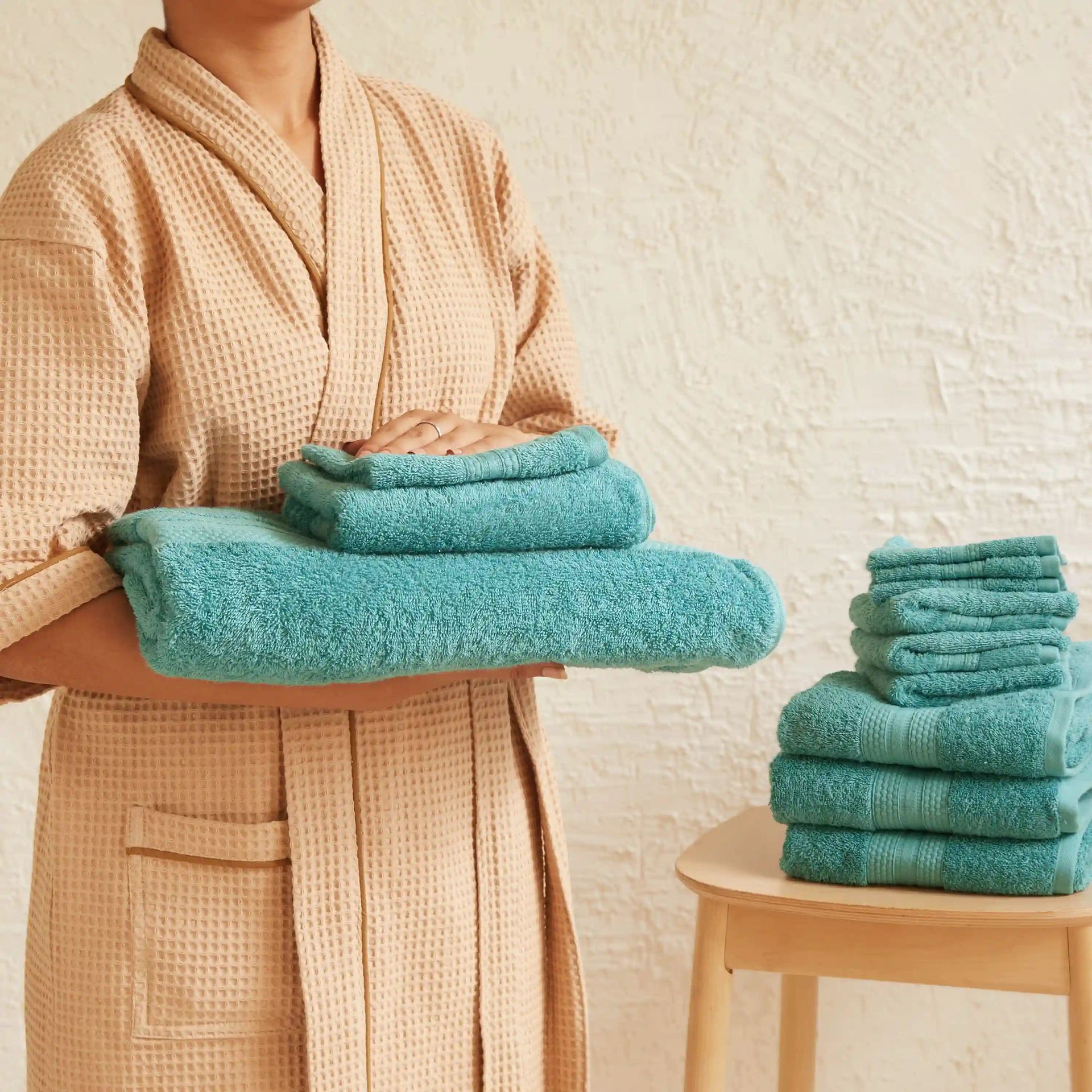 Solid Dyed 475 GSM 100% Cotton Teal 12 Piece Towel Set | Paleto