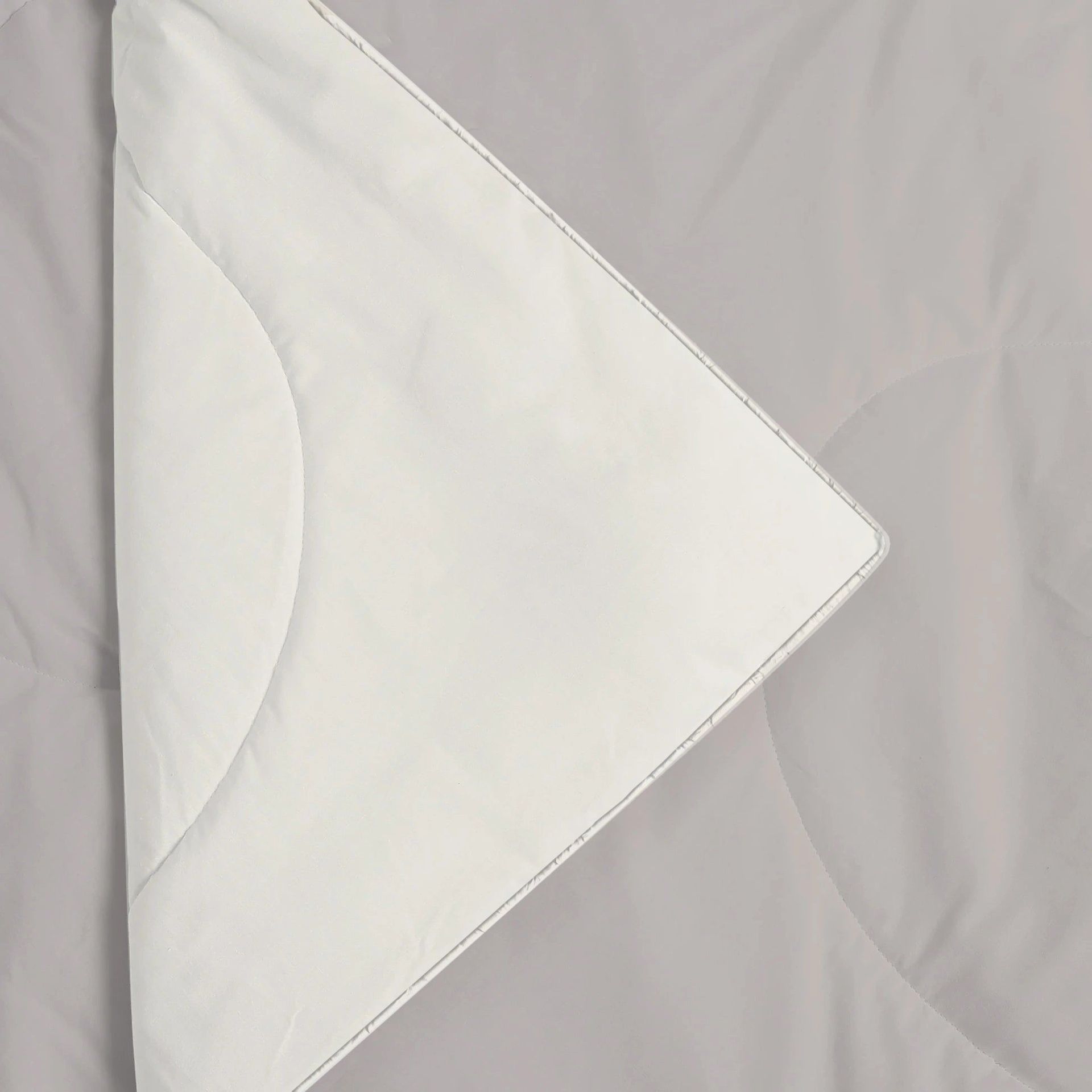 Solid 300 GSM 100% Cotton Pristine Dove King Comforter | Plumelle