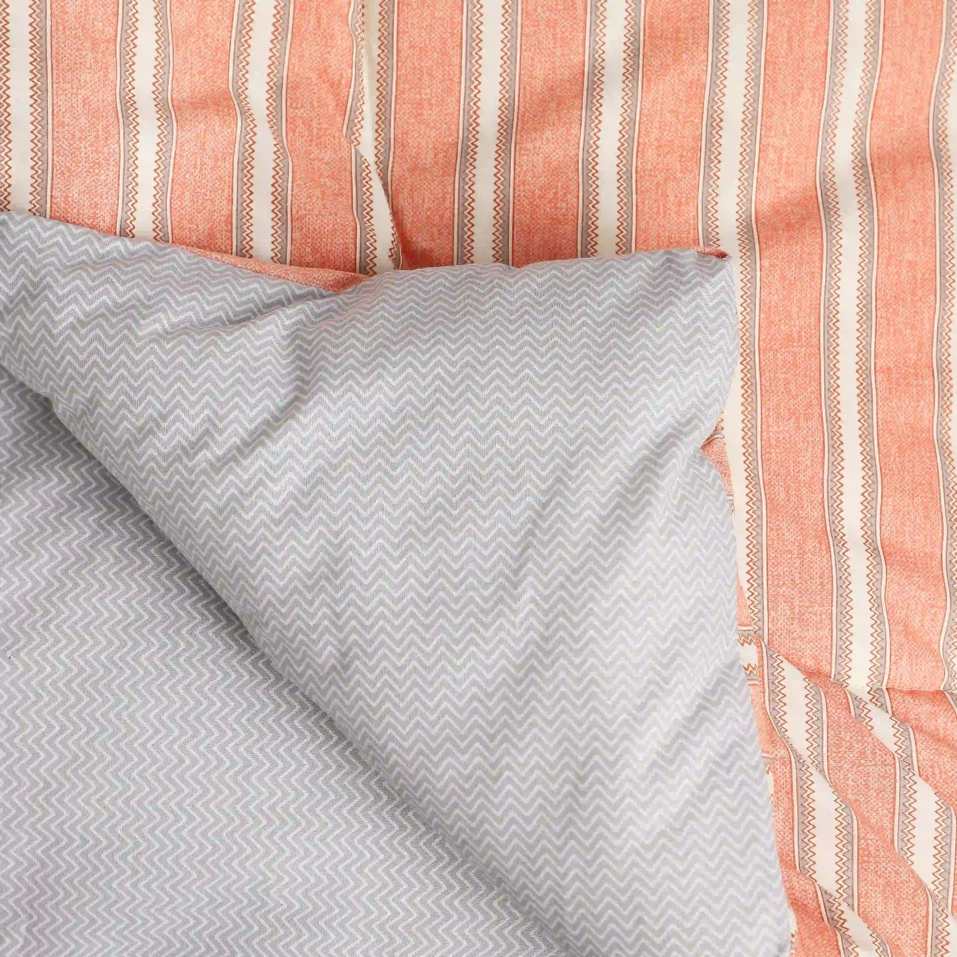Geometric 120 GSM 100% Cotton Peach Double Comforter | Threadscapes