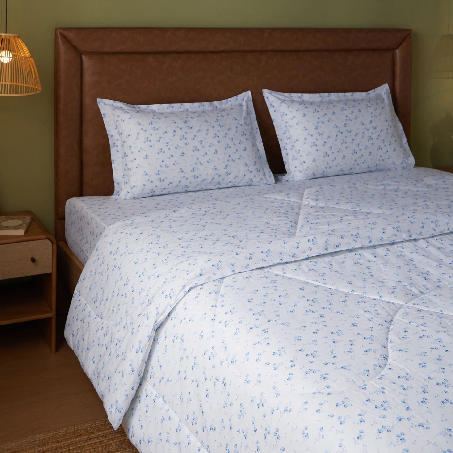 Floral 240 GSM 100% Cotton Ocean Blue Double Comforter | Bloomshire Classic