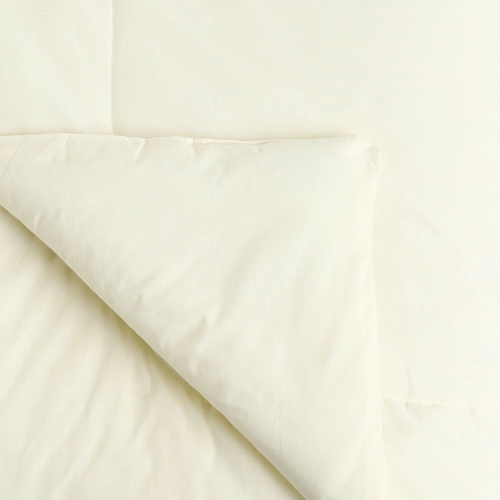 Solid Dyed 240 GSM Cotton Ivory Double Comforter | Paleto
