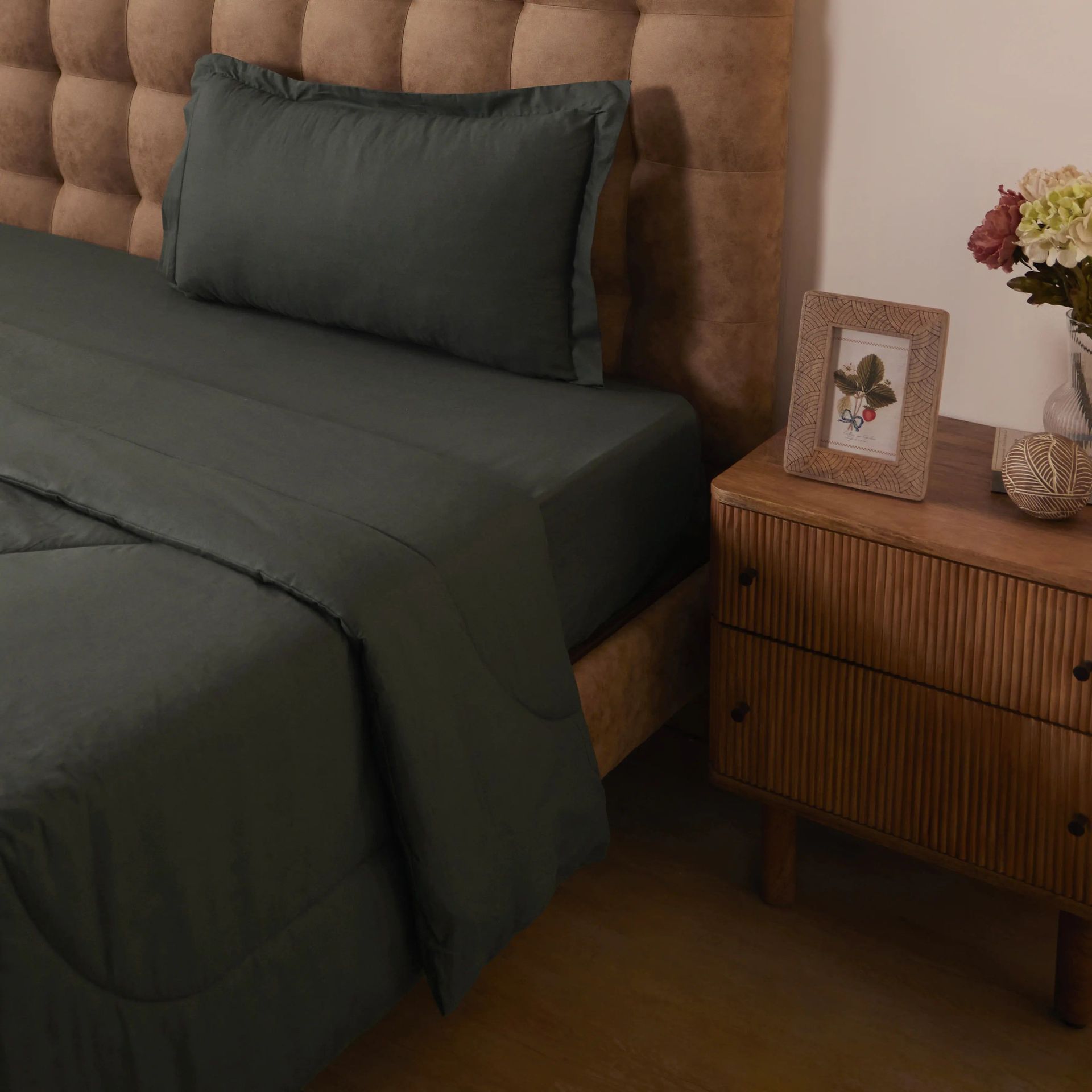 Solid Dyed 120 GSM Cotton Dark Grey Single Comforter | Paleto