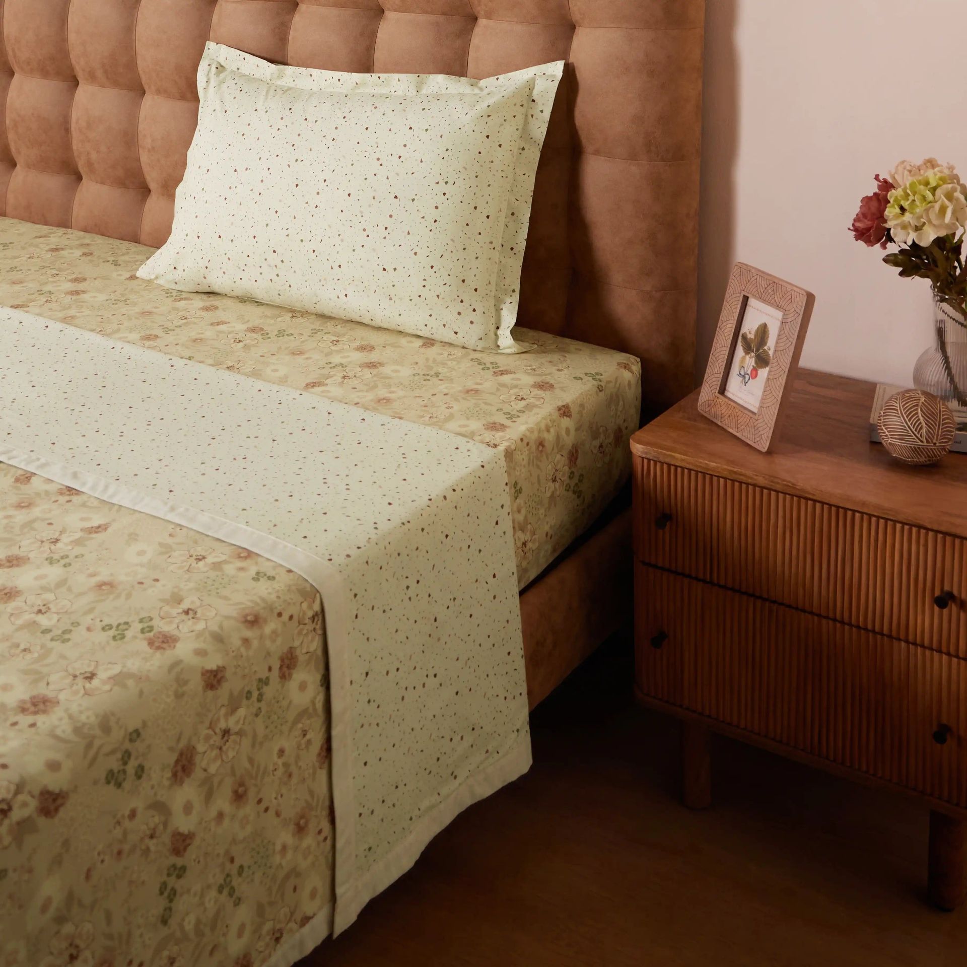 Floral Geometric 144 TC 100% Cotton Beige Single Dohar | Mishella