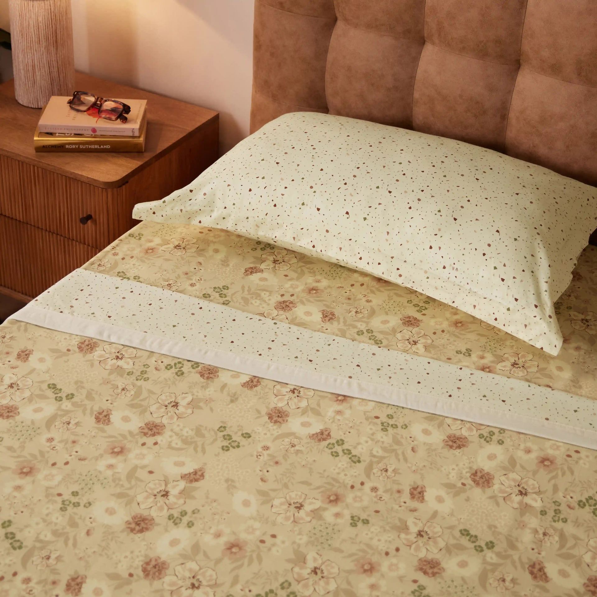 Floral Geometric 144 TC 100% Cotton Beige Single Dohar | Mishella
