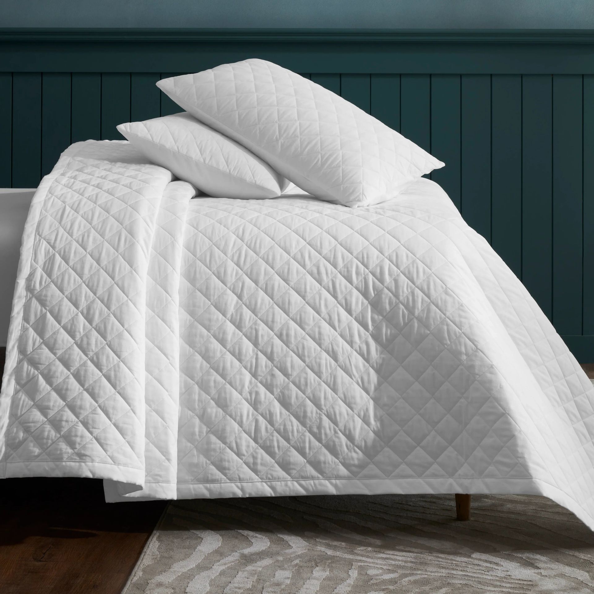 Diamond Quilted Solid 200 TC 100% Cotton Percale Optical White King Bed Cover Set | Nuvola