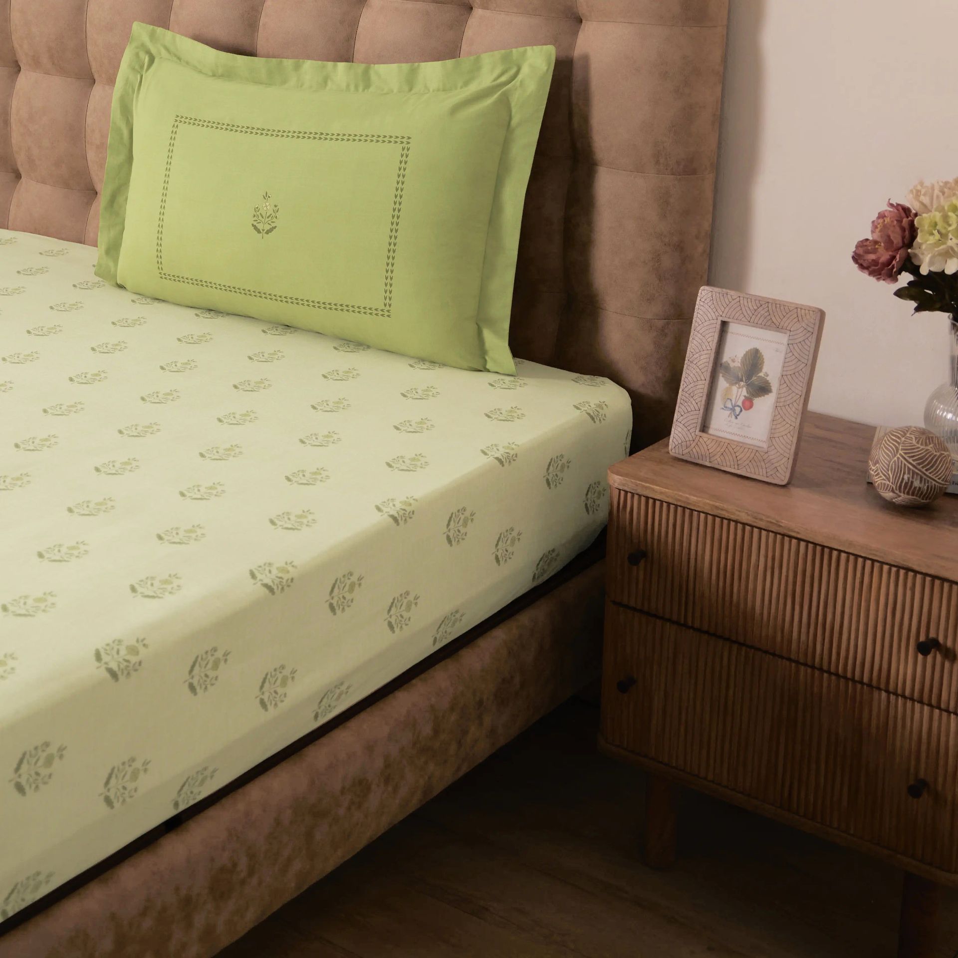 Indian Heritage 144 TC 100% Cotton Indian Moss Single Bedsheet Set | Chippa Lane