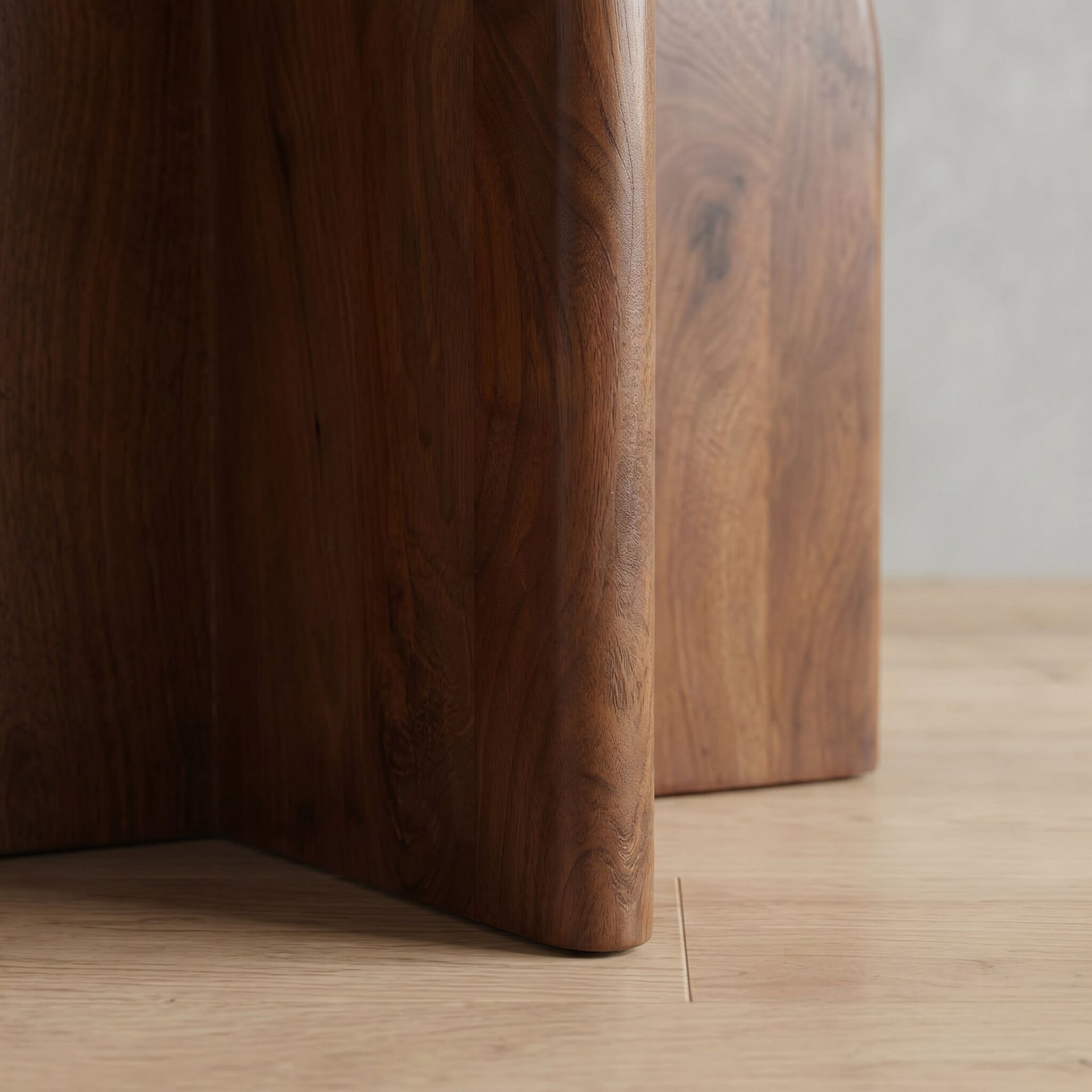 Eirik Dining Table