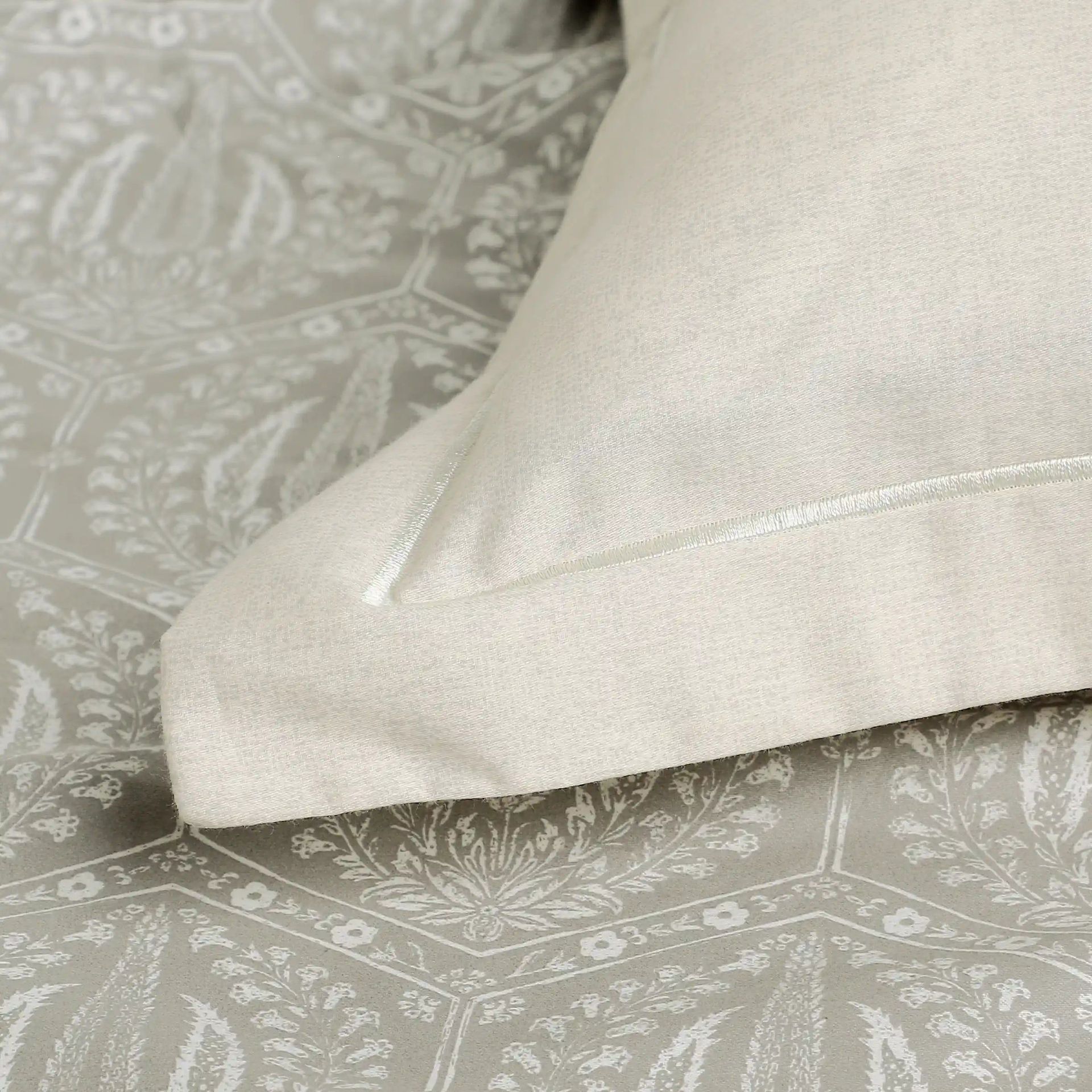 Ethnic 250 TC 100% Cotton Grey King Fitted Sheet Set | Fergana