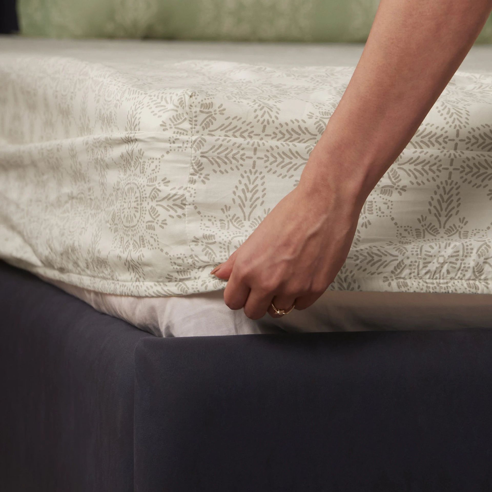 Ethnic 250 TC 100% Cotton Sage King Fitted Sheet Set | Fergana