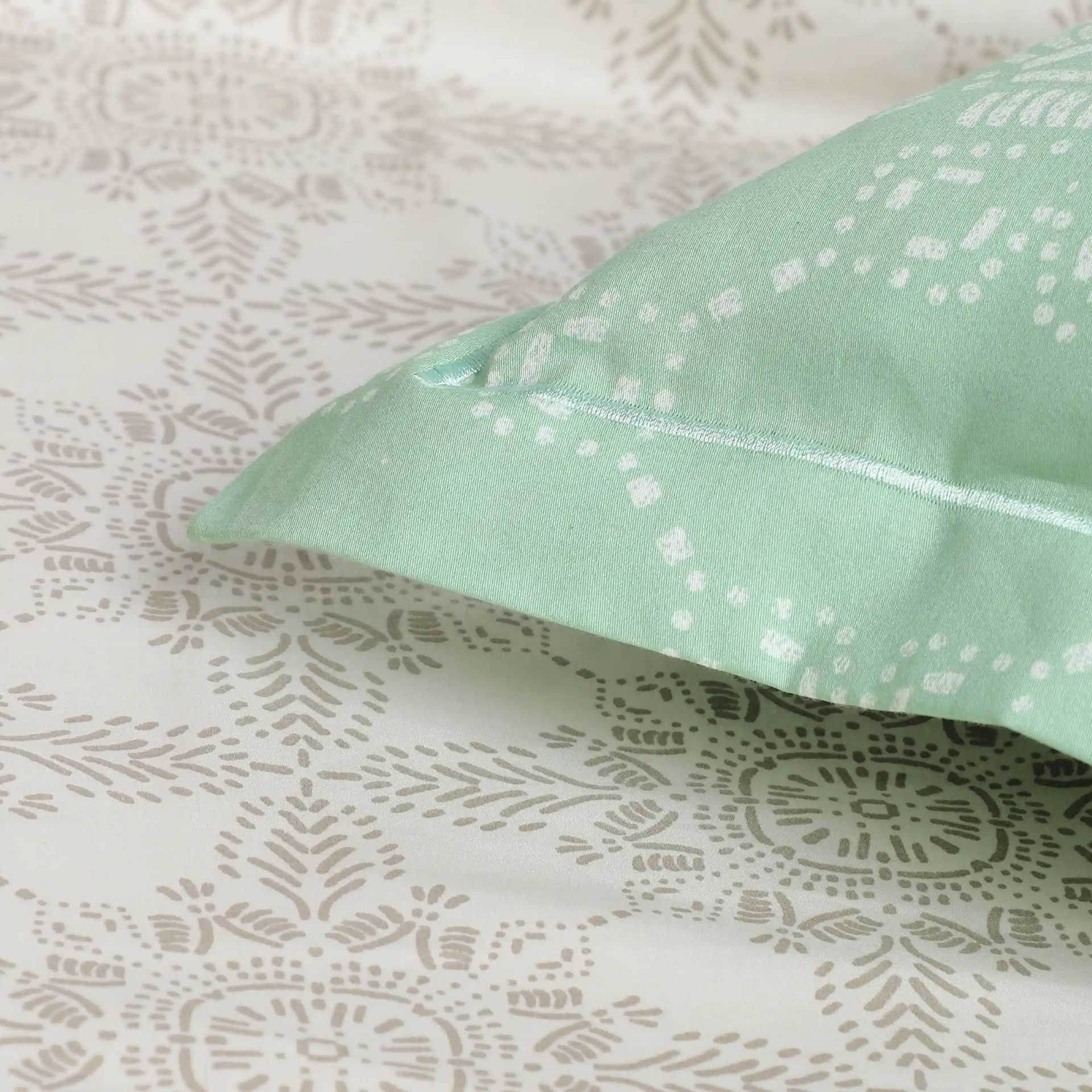 Ethnic 250 TC 100% Cotton Sage King Fitted Sheet Set | Fergana