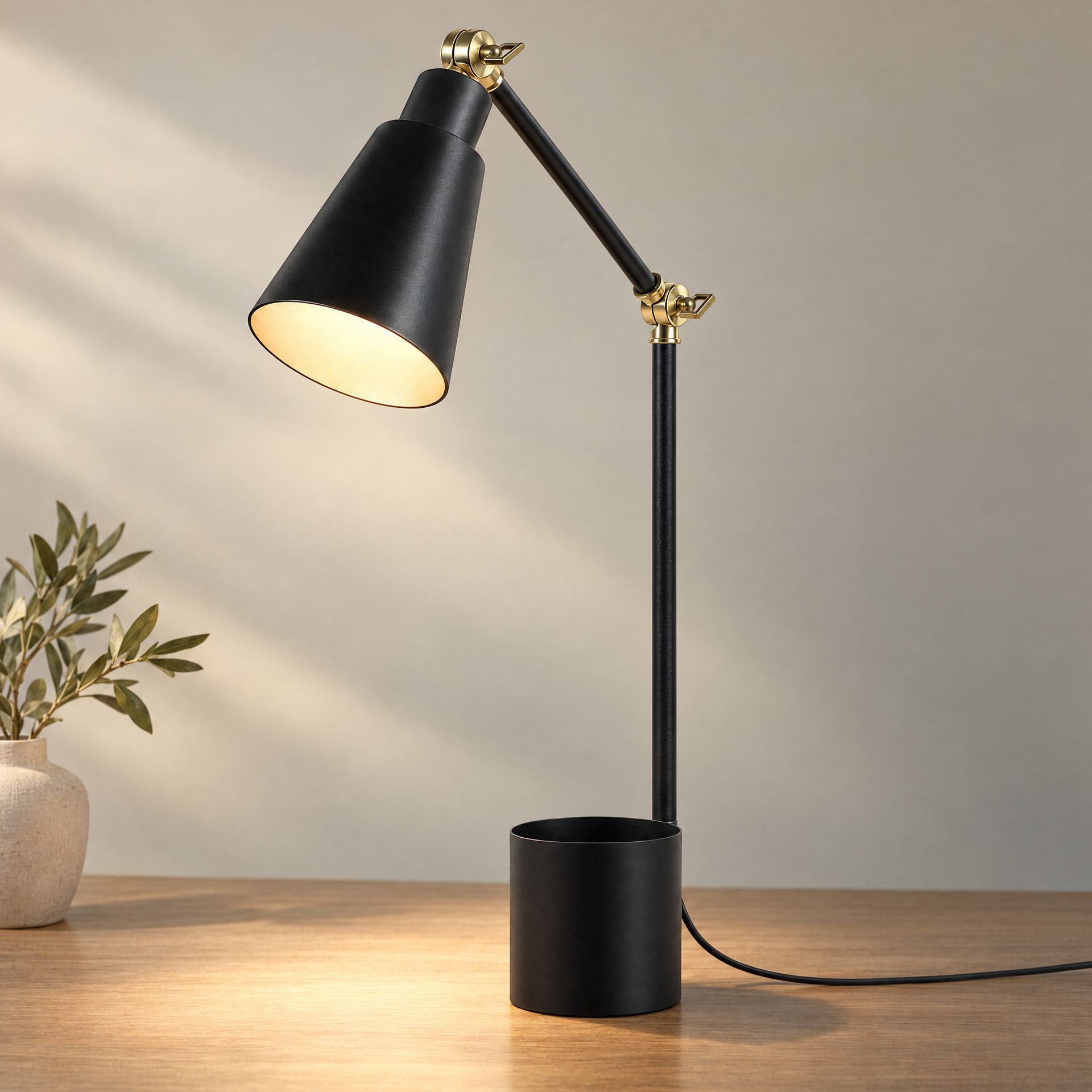 Livspace Toby Black With Metal Base Study Lamp | Black