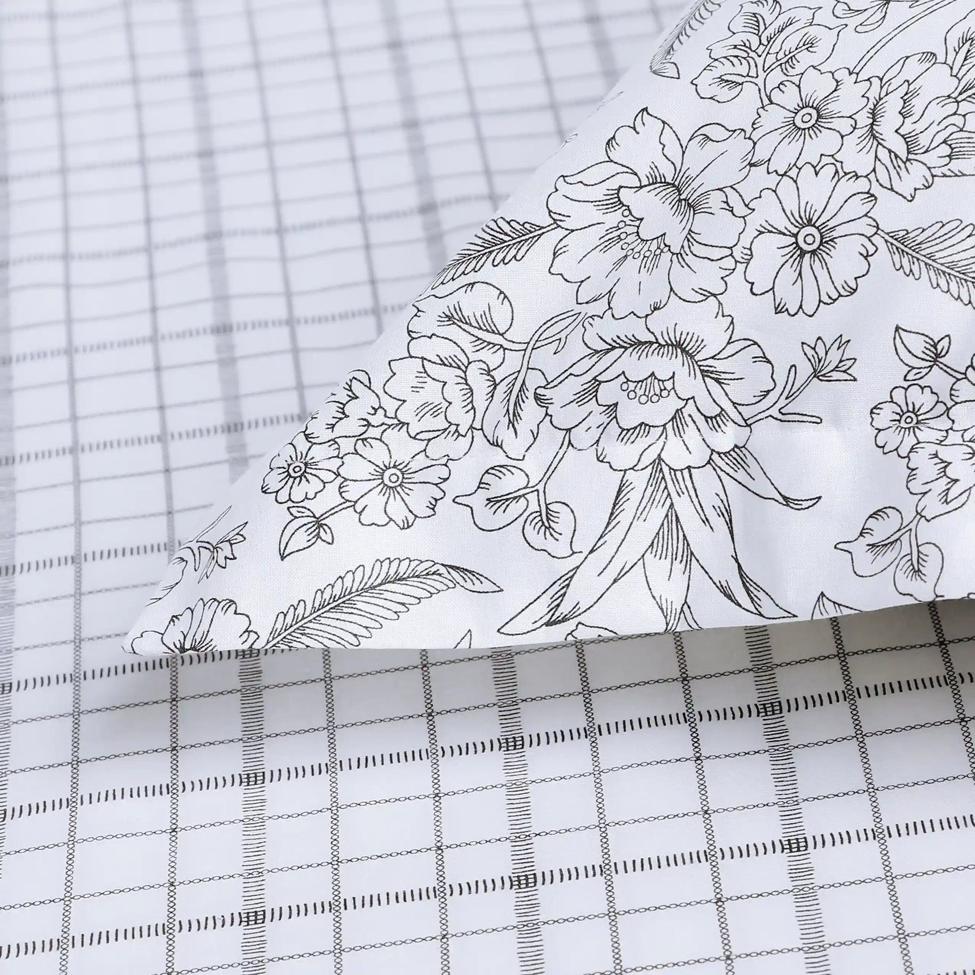 Floral Geometric 144 TC 100% Cotton Charcoal Checks Queen Fitted Sheet Set | Mishella