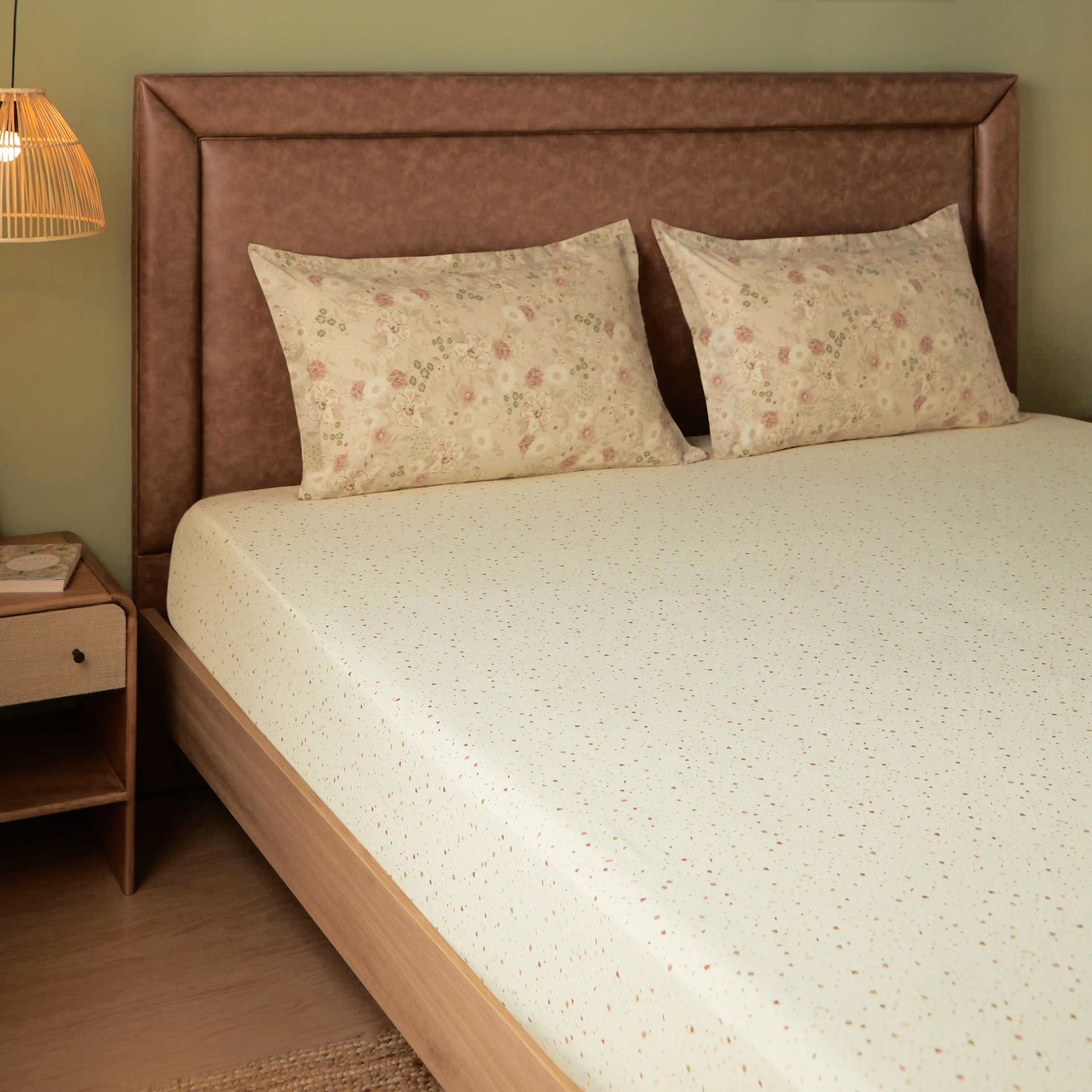 Floral Geometric 144 TC 100% Cotton Cream Double Bedsheet Set | Mishella