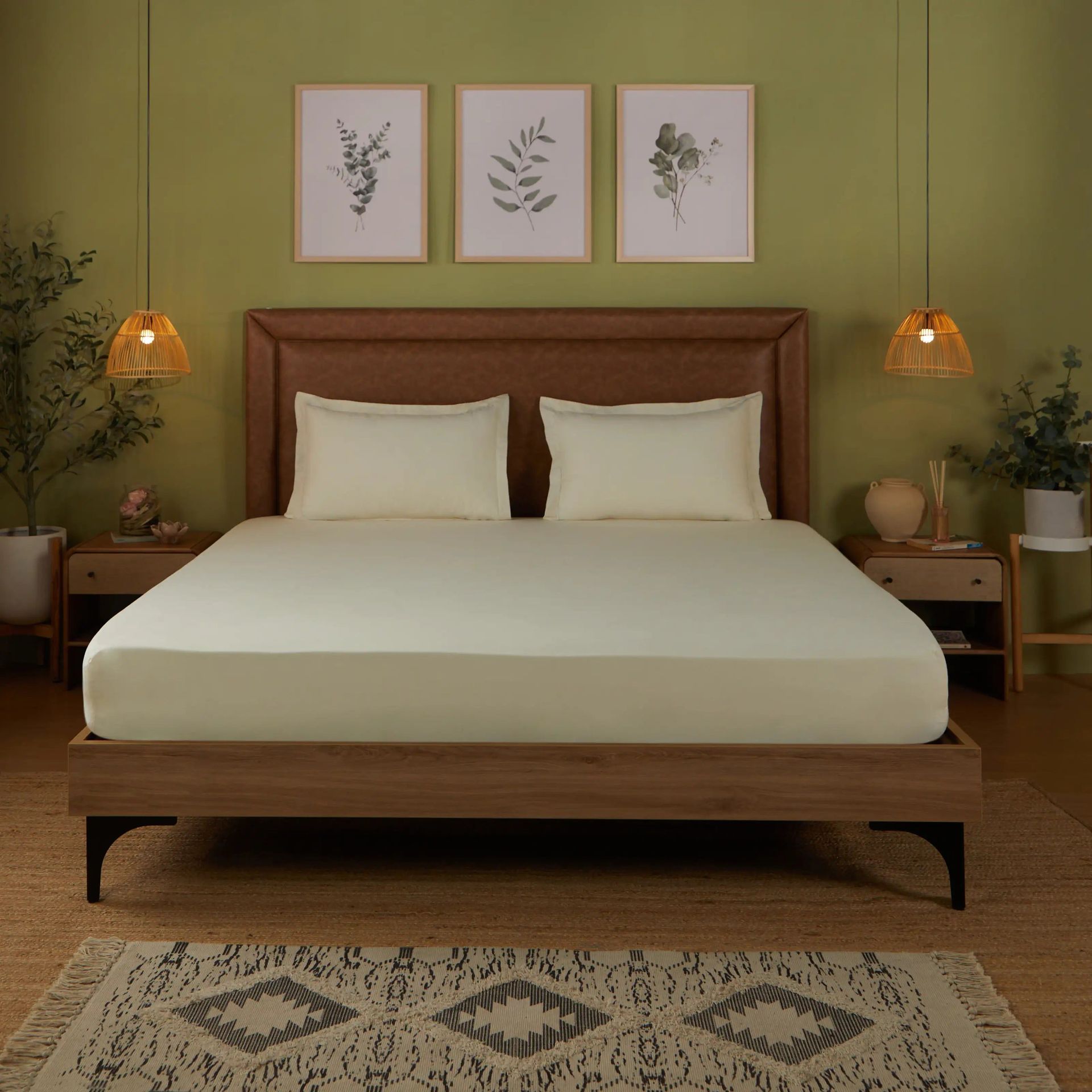 Solid Dyed 144 TC 100% Cotton Ivory Super King Bedsheet Set | Paleto