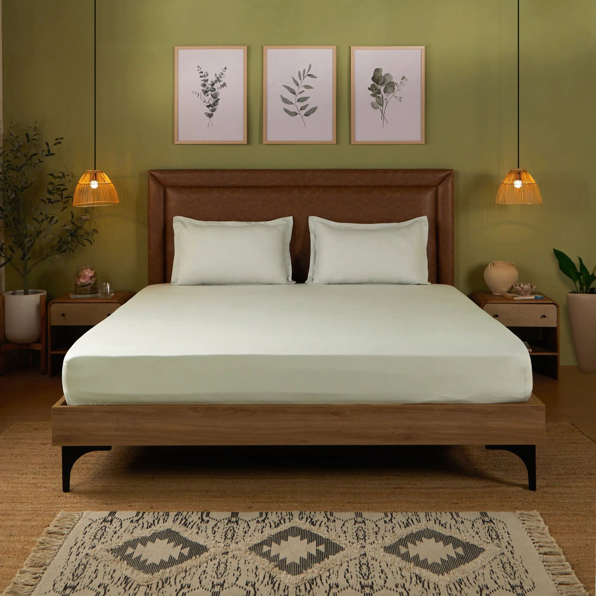 Solid Dyed 144 TC 100% Cotton Silver Super King Bedsheet Set | Paleto