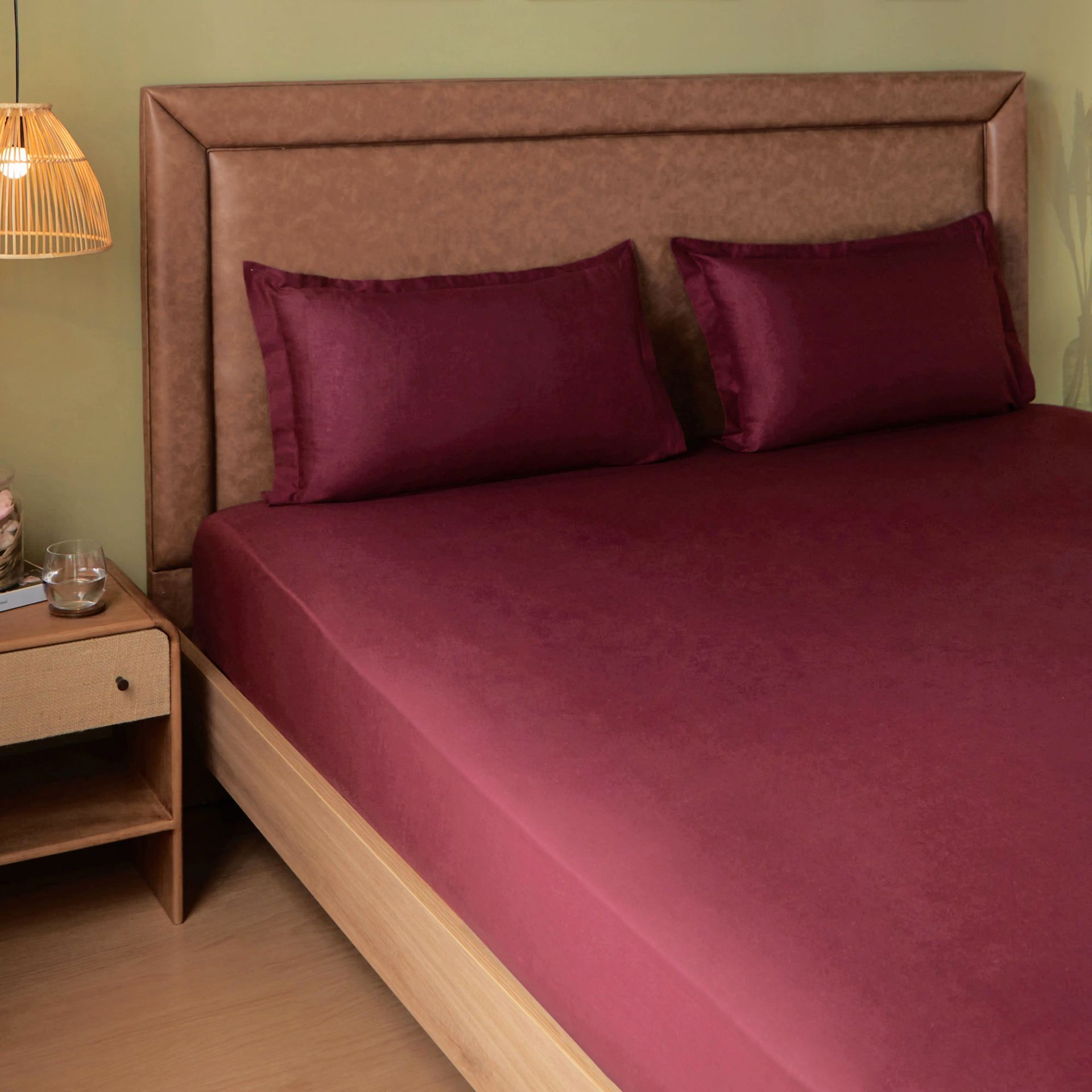 Solid Dyed 144 TC 100% Cotton Windsor Wine Super King Bedsheet Set | Paleto