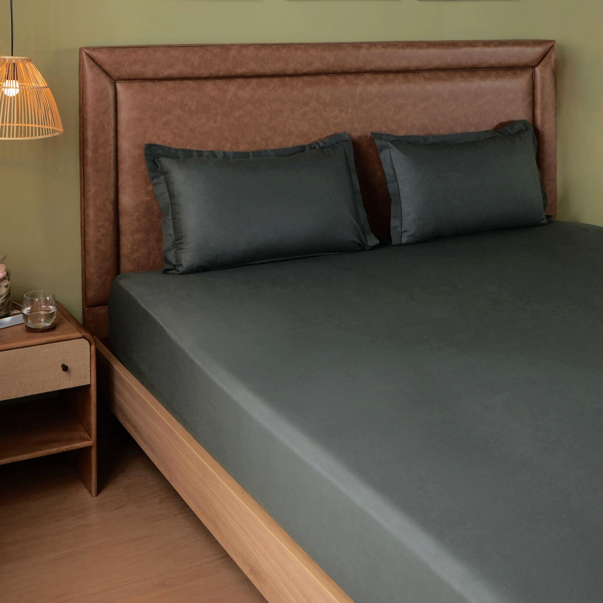 Solid Dyed 144 TC 100% Cotton Dark Grey Queen Fitted Sheet Set | Paleto