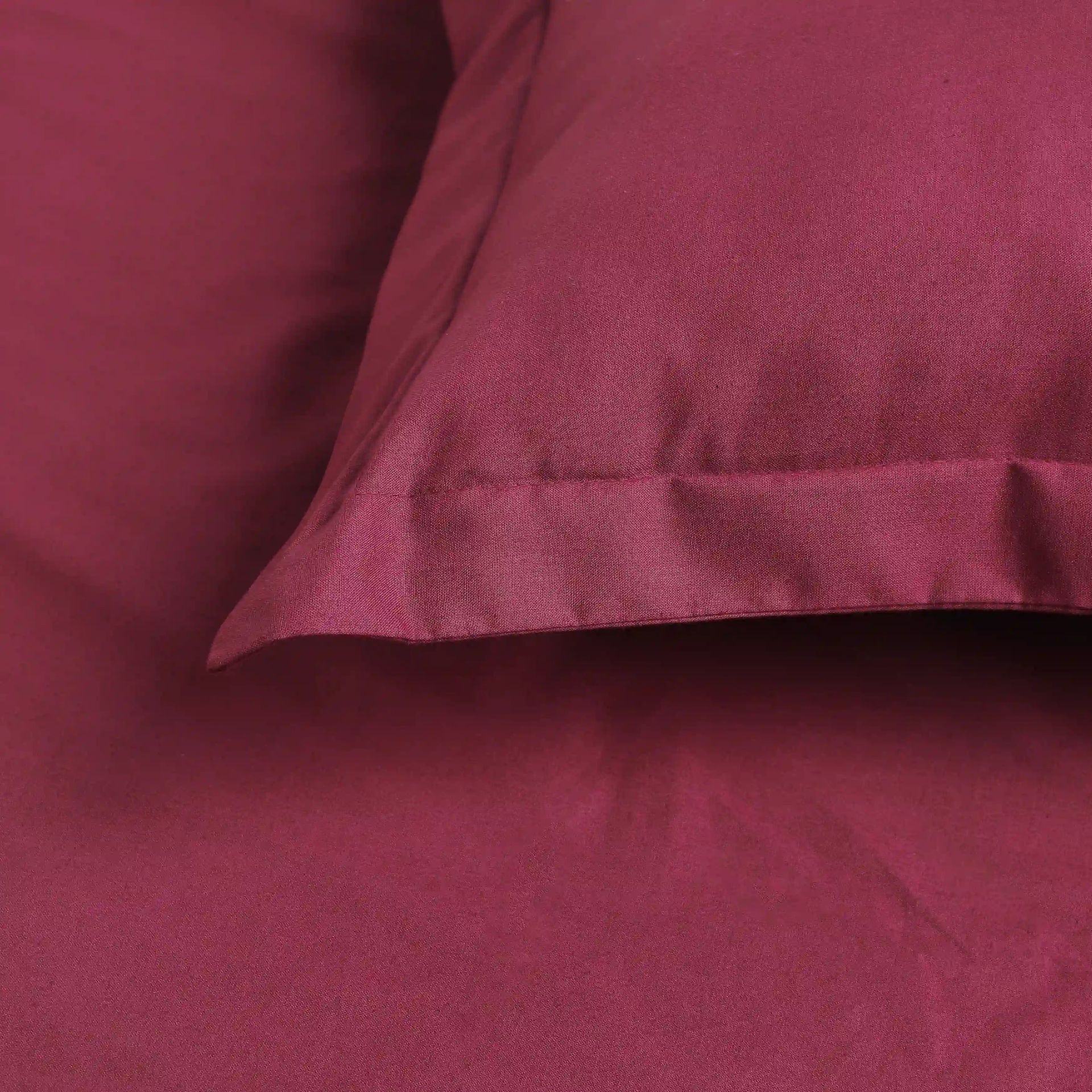 Solid Dyed 144 TC 100% Cotton Windsor Wine King Fitted Sheet Set | Paleto