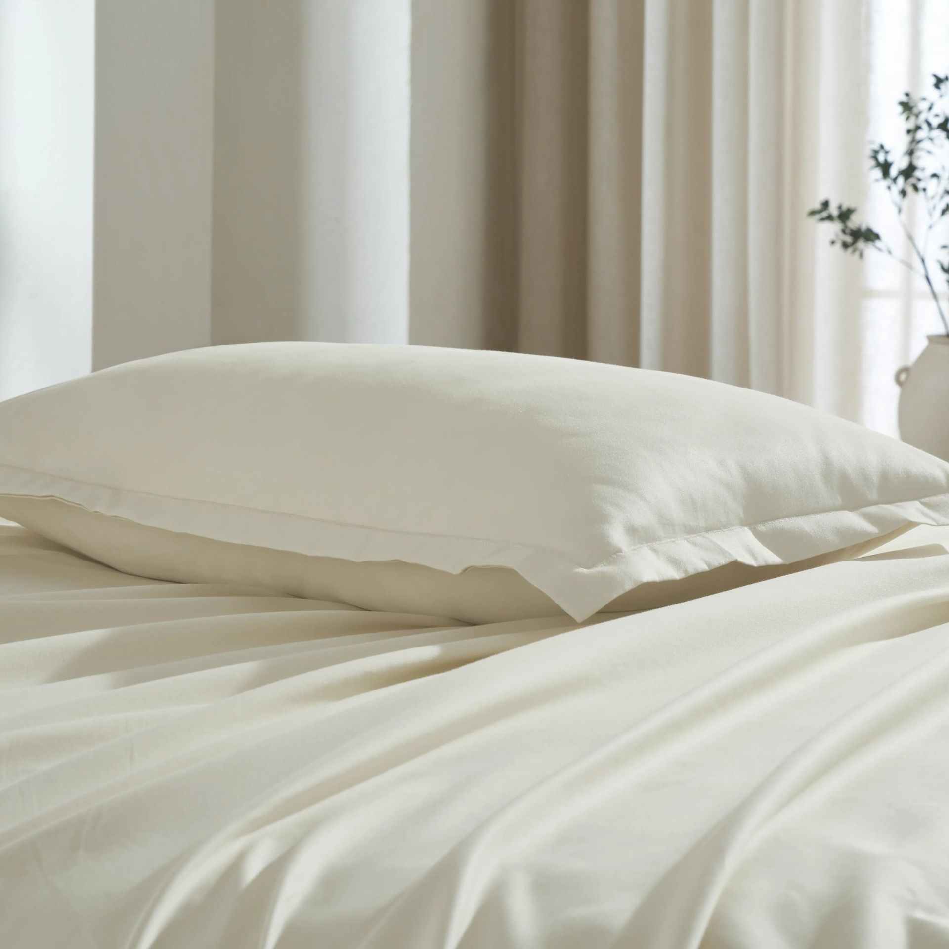 Solid Dyed 800 TC 100% Cotton Ivory Super King Bedsheet Set | Pelushe