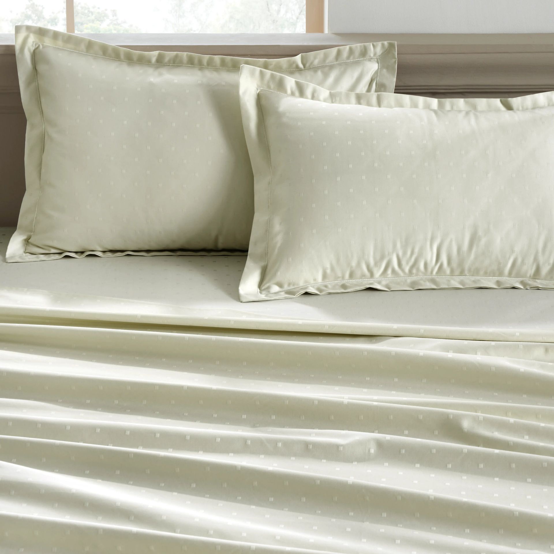 Solid Dyed 1000 TC 100% Cotton Ivory King Fitted Sheet Set | Ricaso