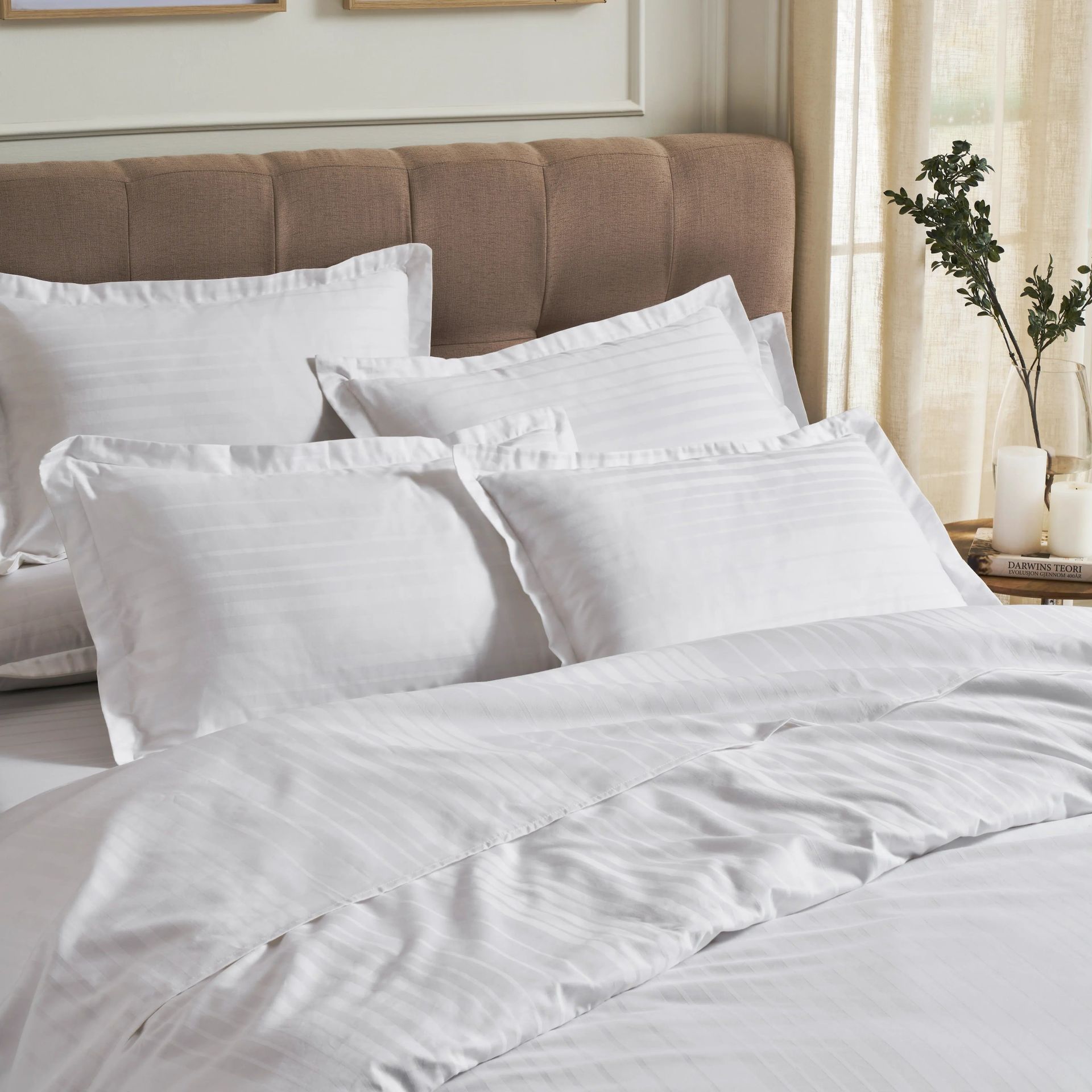 Solid Dyed 400 TC 100% Cotton White Super King Bedsheet Set | Seraya