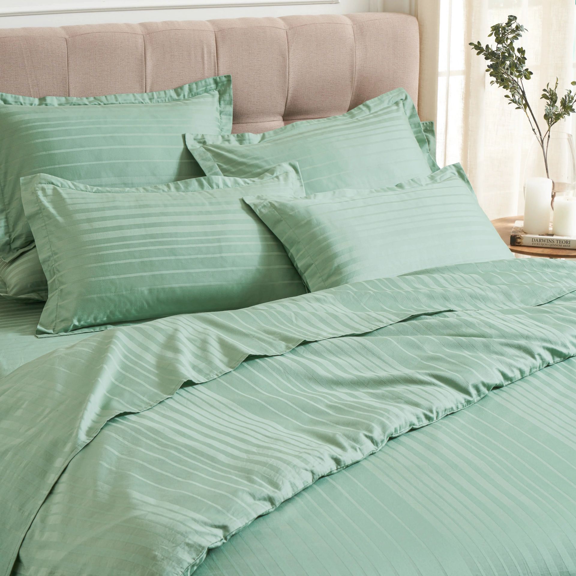 Solid Dyed 400 TC 100% Cotton Green Sage Super King Bedsheet Set | Seraya