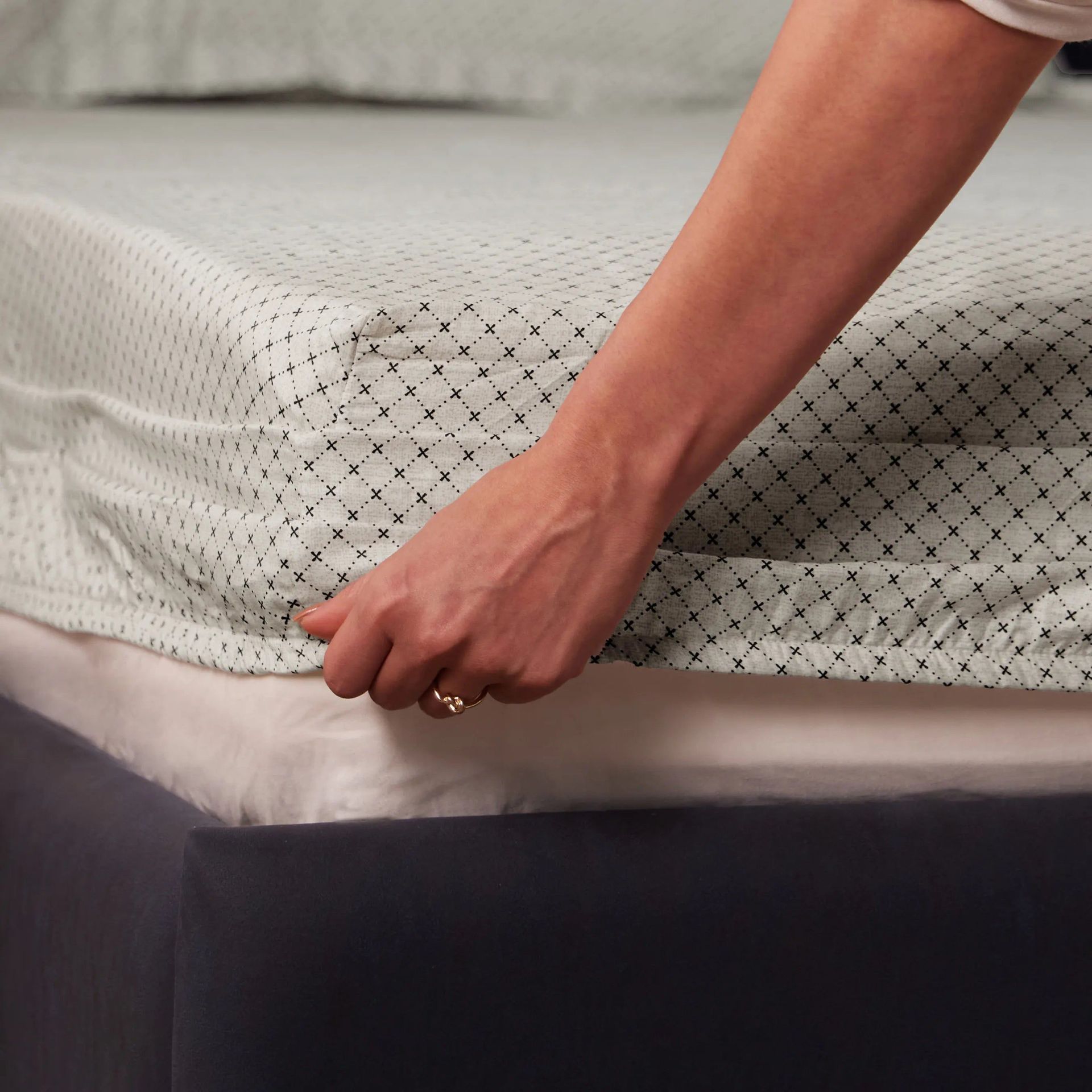 Geometric 250 TC 100% Cotton Oatmeal King Fitted Sheet Set | Yutori
