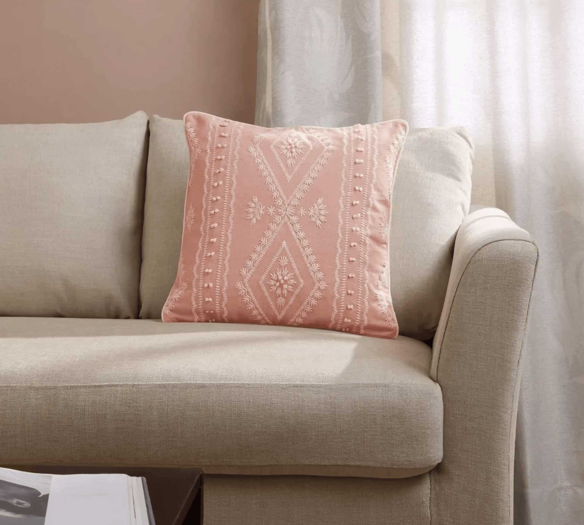 Cushions & Pillows