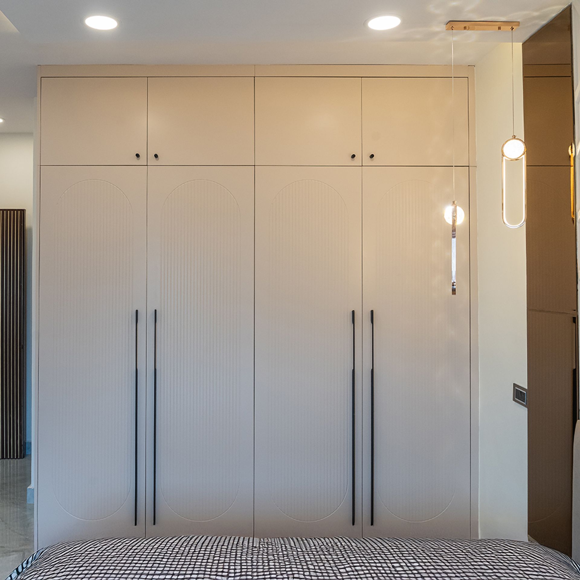 4-Door Contemporary Wardrobe Design With Vertical Storage Compartments ...