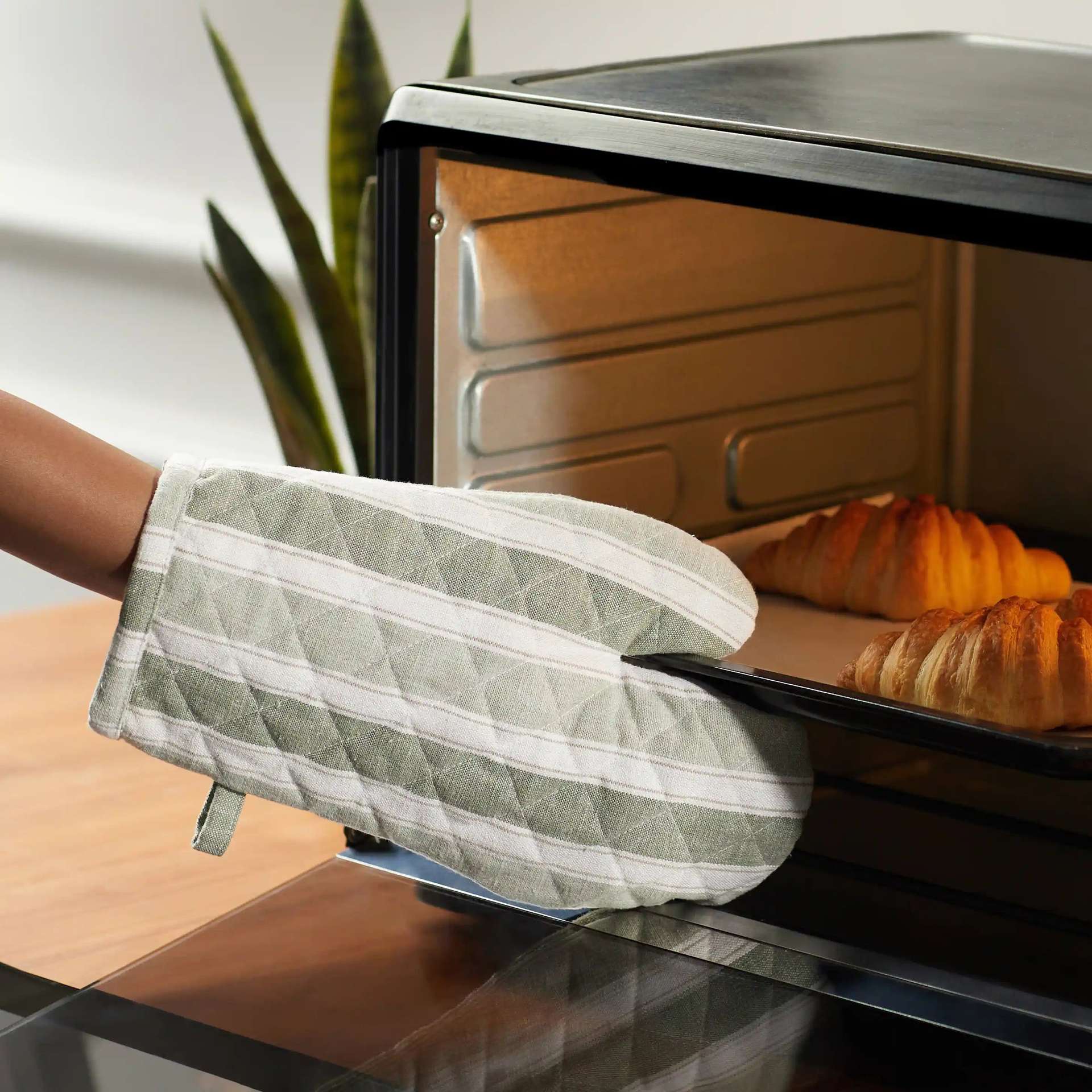 Woven Stripe Green Set of 2 Oven Mitt | Kaleida
