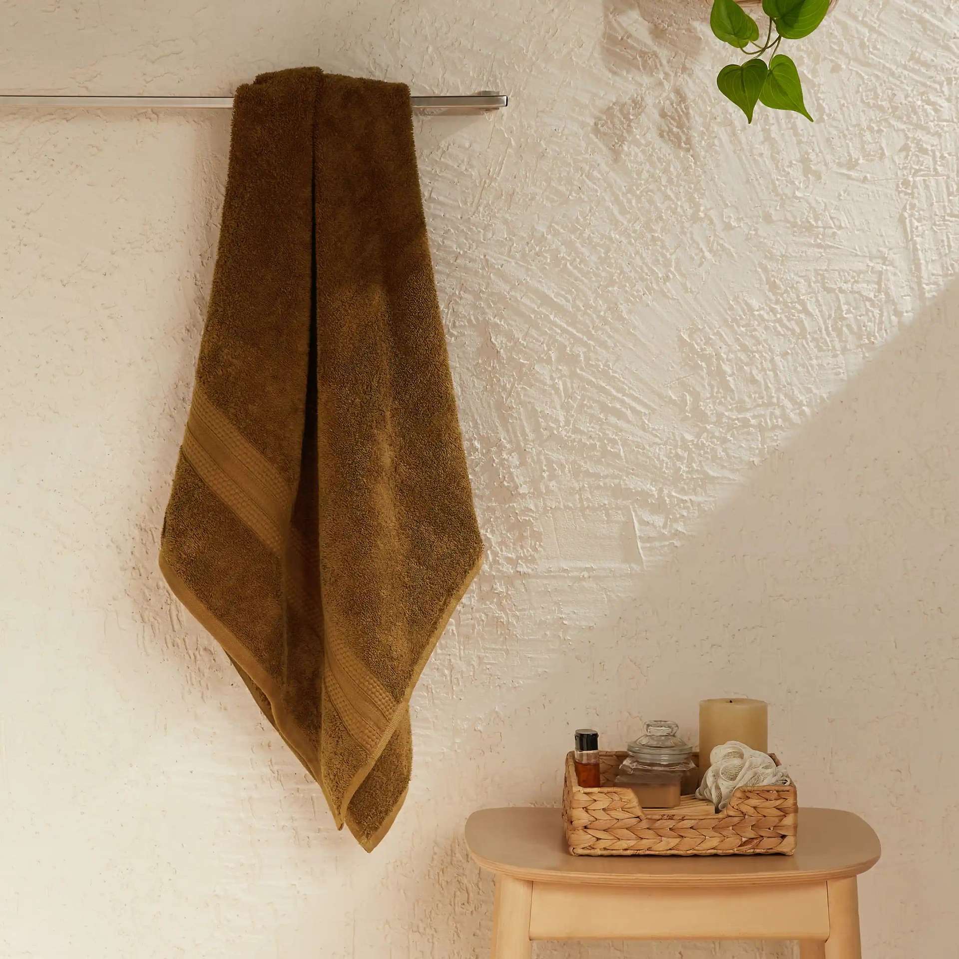 Solid Dyed 475 GSM 100% Cotton Chocolate Bath Towel | Paleto