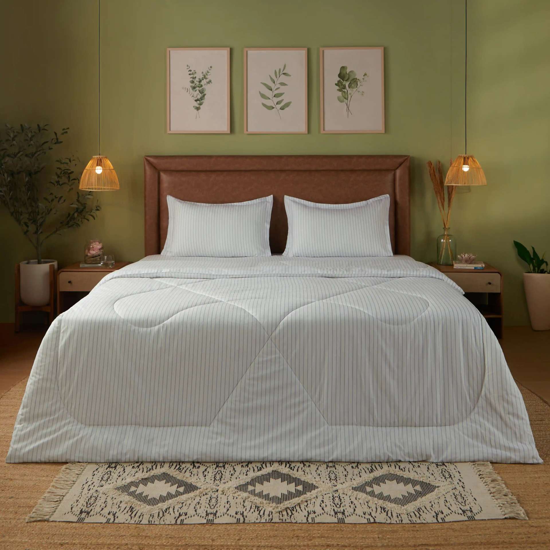 Geometric 240 GSM 100% Cotton Blue Double Comforter | Bloomshire Classic