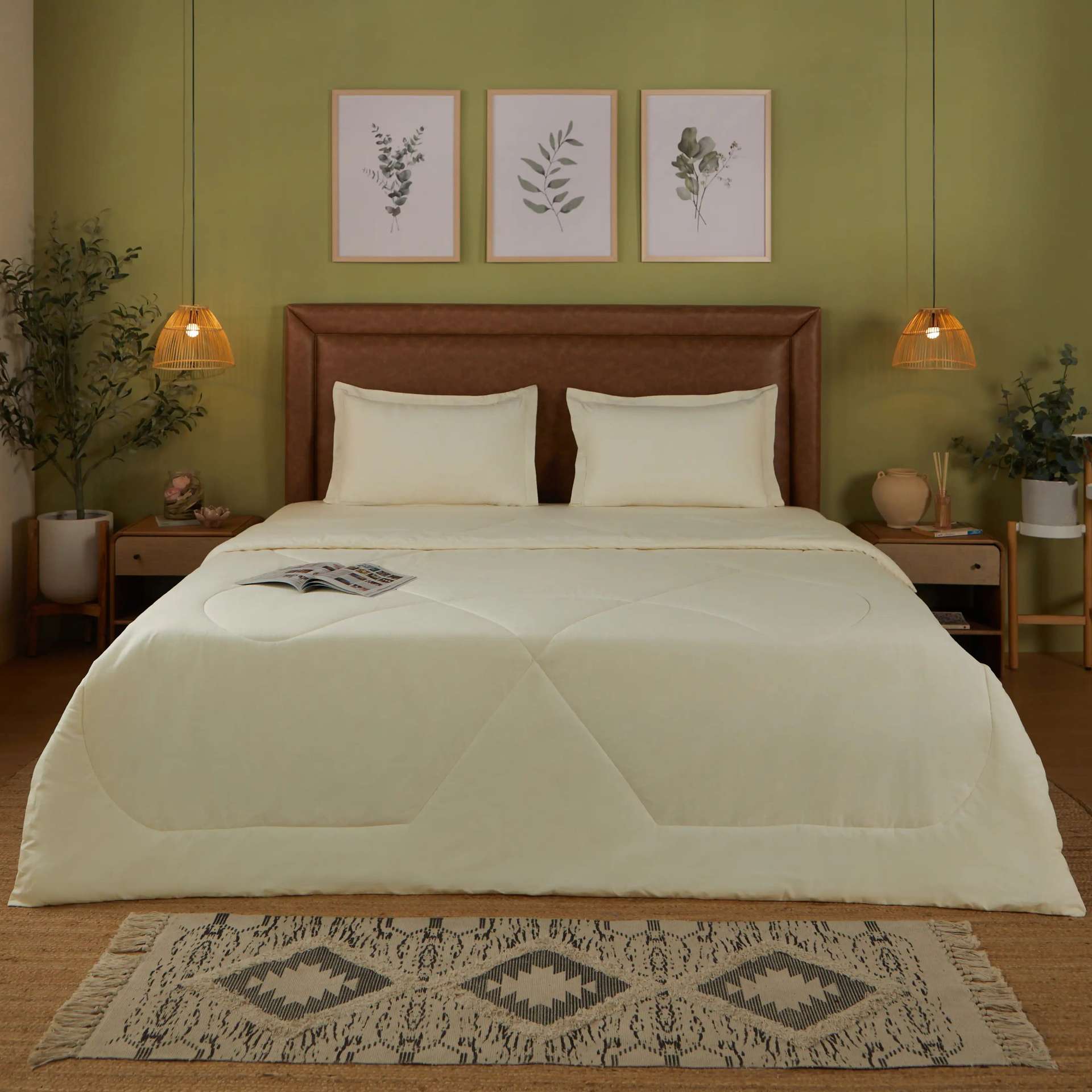 Solid Dyed 240 GSM Cotton Ivory Double Comforter | Paleto