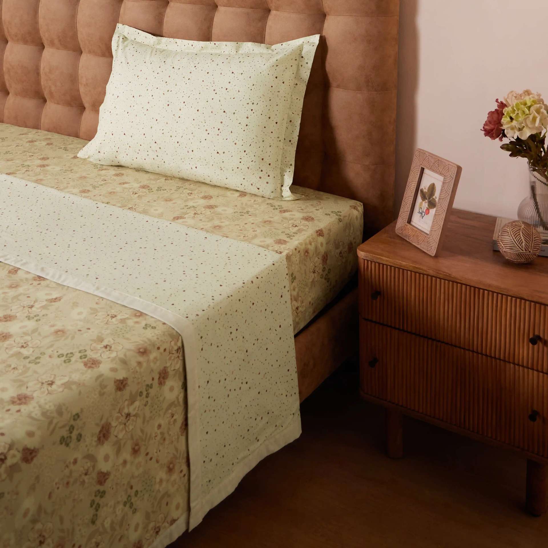 Floral Geometric 144 TC 100% Cotton Beige Single Dohar | Mishella