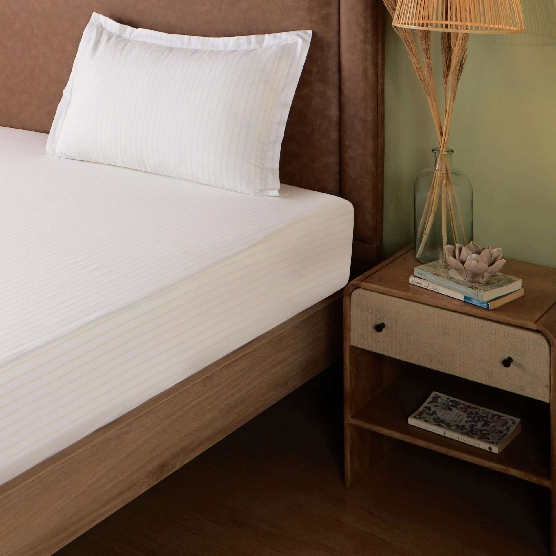 Geometric 144 TC 100% Cotton Beige Single Bedsheet Set | Bloomshire Classic