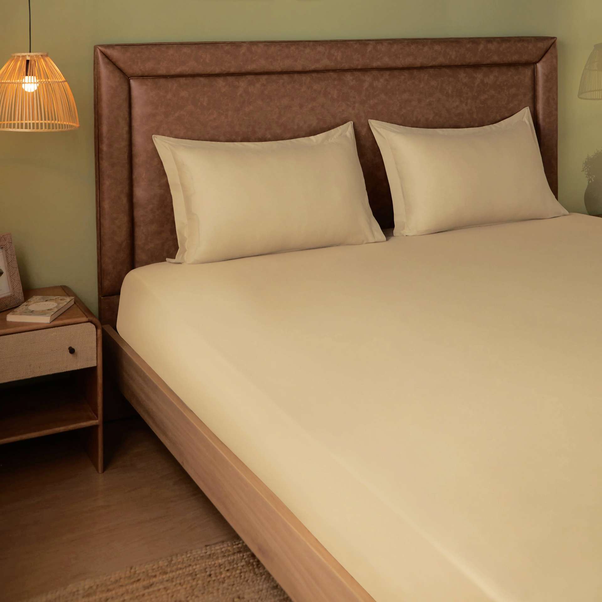 Solid Dyed 144 TC 100% Cotton Beige Double Bedsheet Set | Paleto