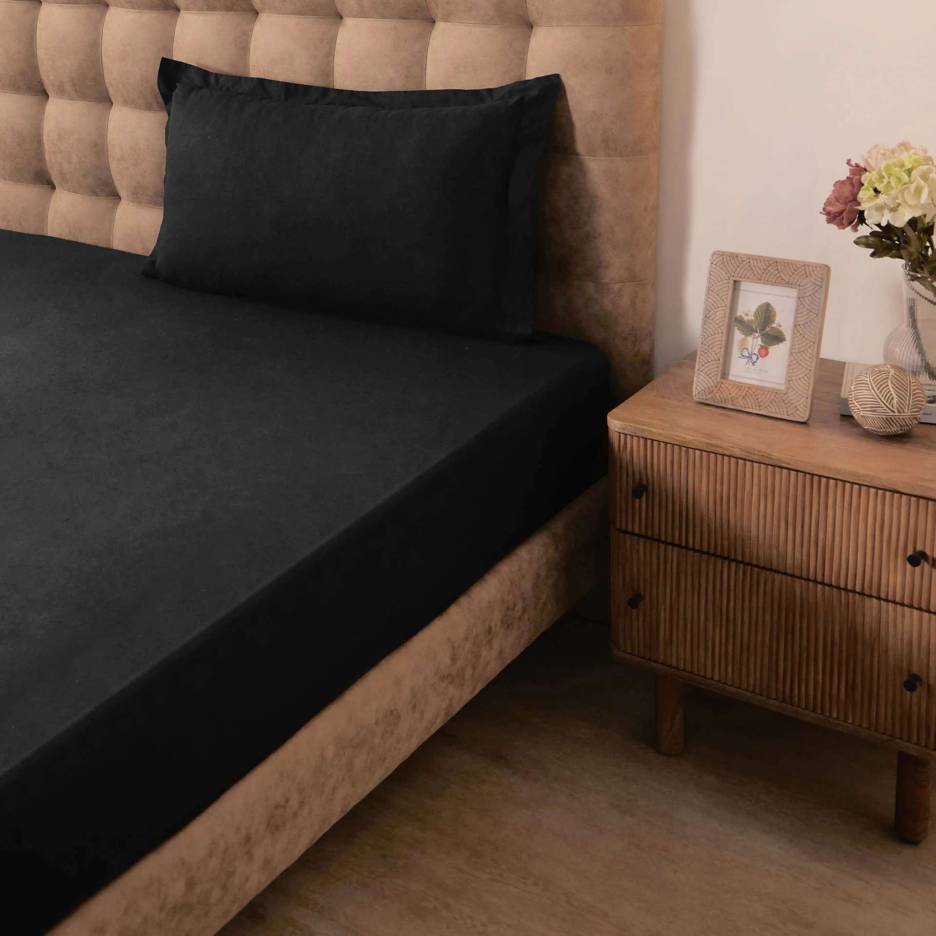 Solid Dyed 144 TC 100% Cotton Black Single Bedsheet Set | Paleto