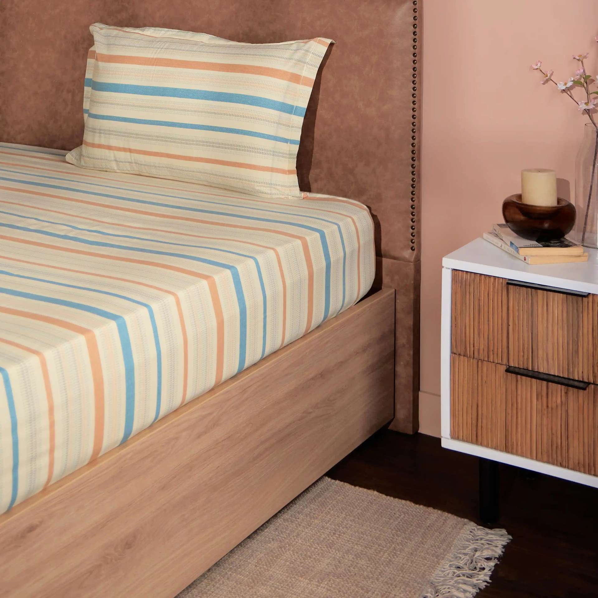 Geometric 200 TC Cotton Multicolour Single Bedsheet Set | Threadscapes