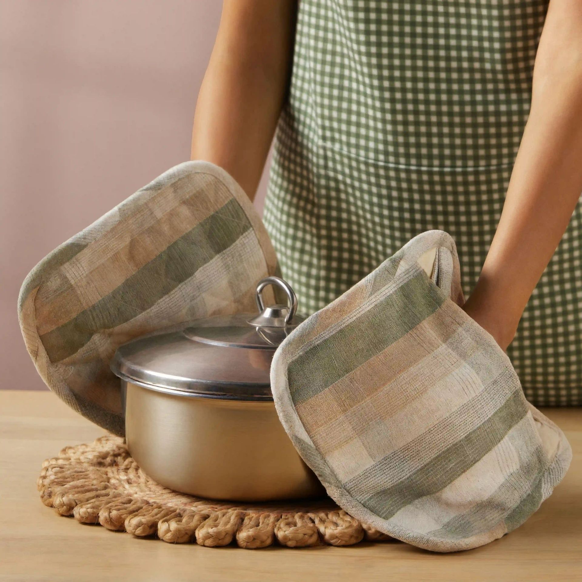 Woven Check Green Set of 2 Pot Holder | Kaleida