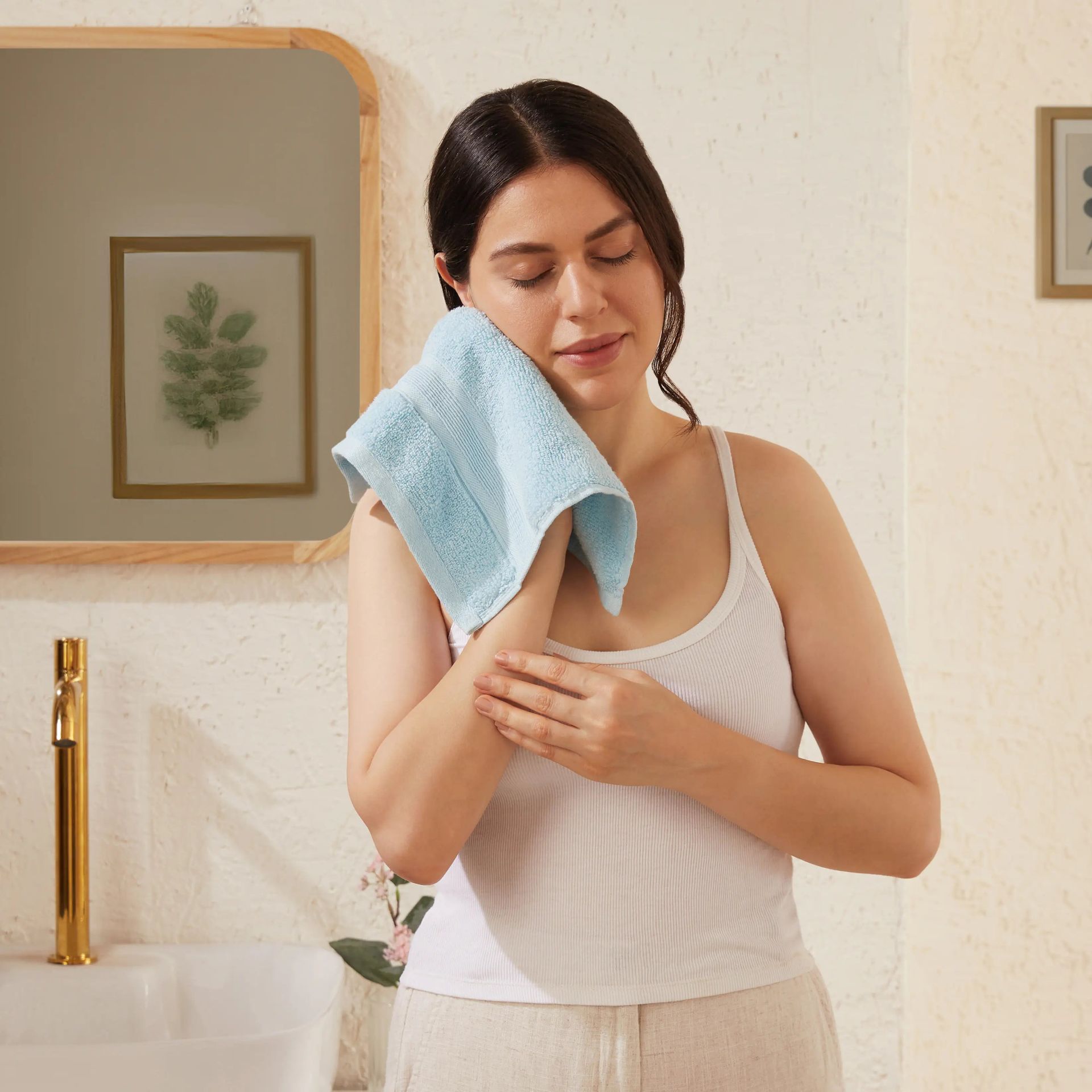 Solid Dyed 550 GSM 100% Cotton Dream Blue Face Towel | Pelushe
