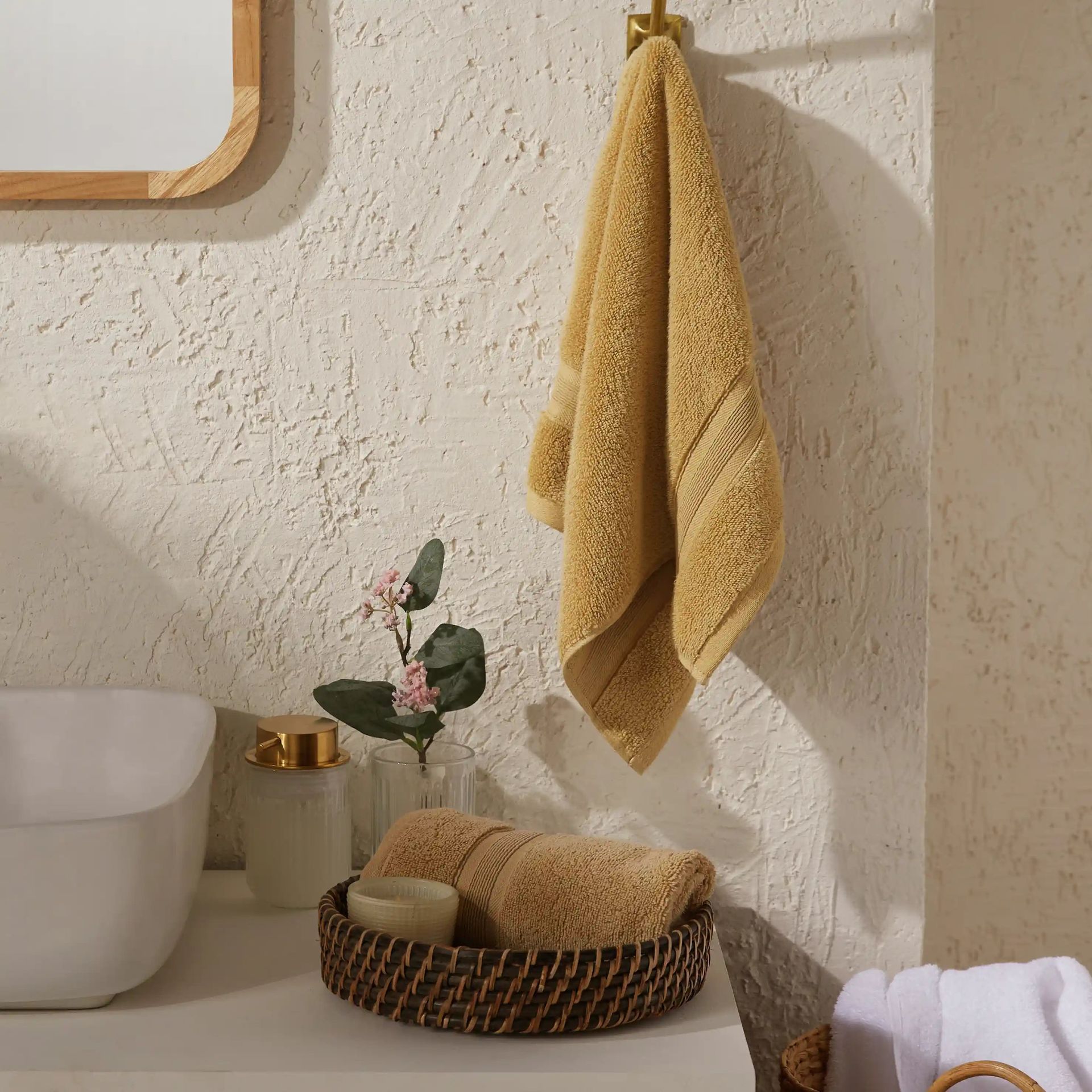 Solid Dyed 550 GSM 100% Cotton Beige Hand Towel | Pelushe