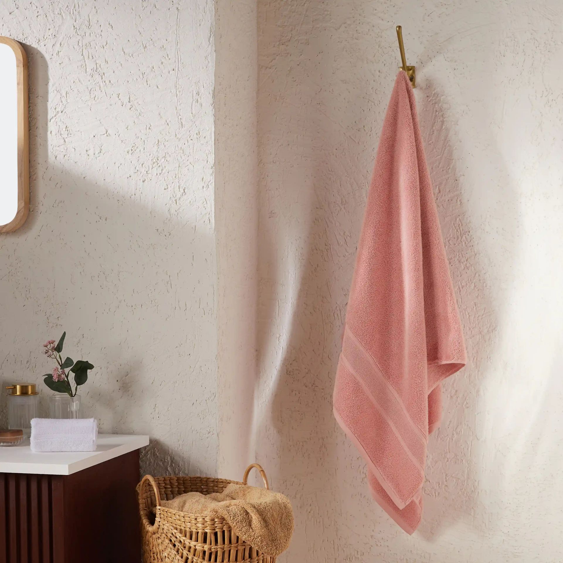Solid Dyed 550 GSM 100% Cotton Salmon Dust Bath Towel | Pelushe