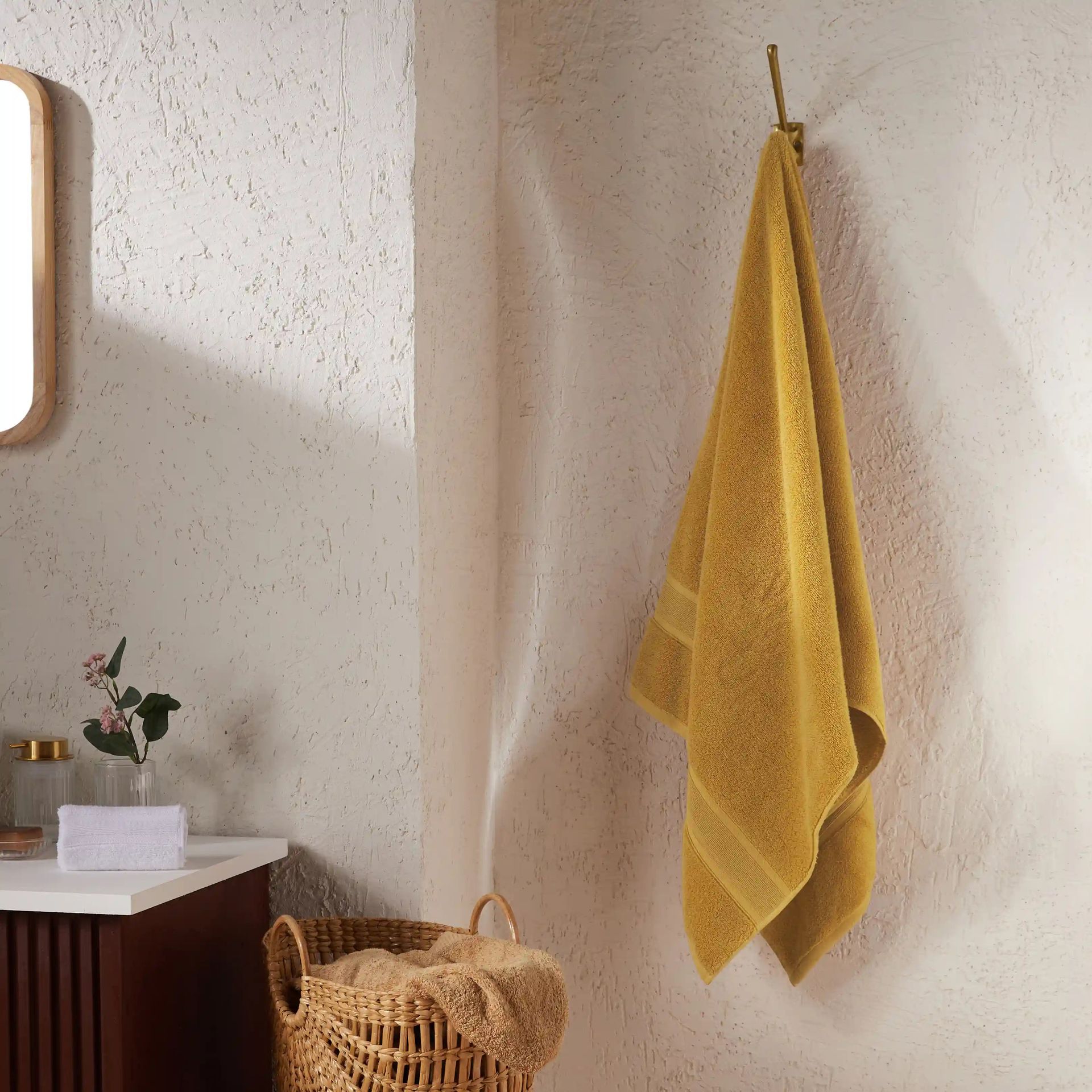 Solid Dyed 550 GSM 100% Cotton Sunlit Honey Bath Towel | Pelushe