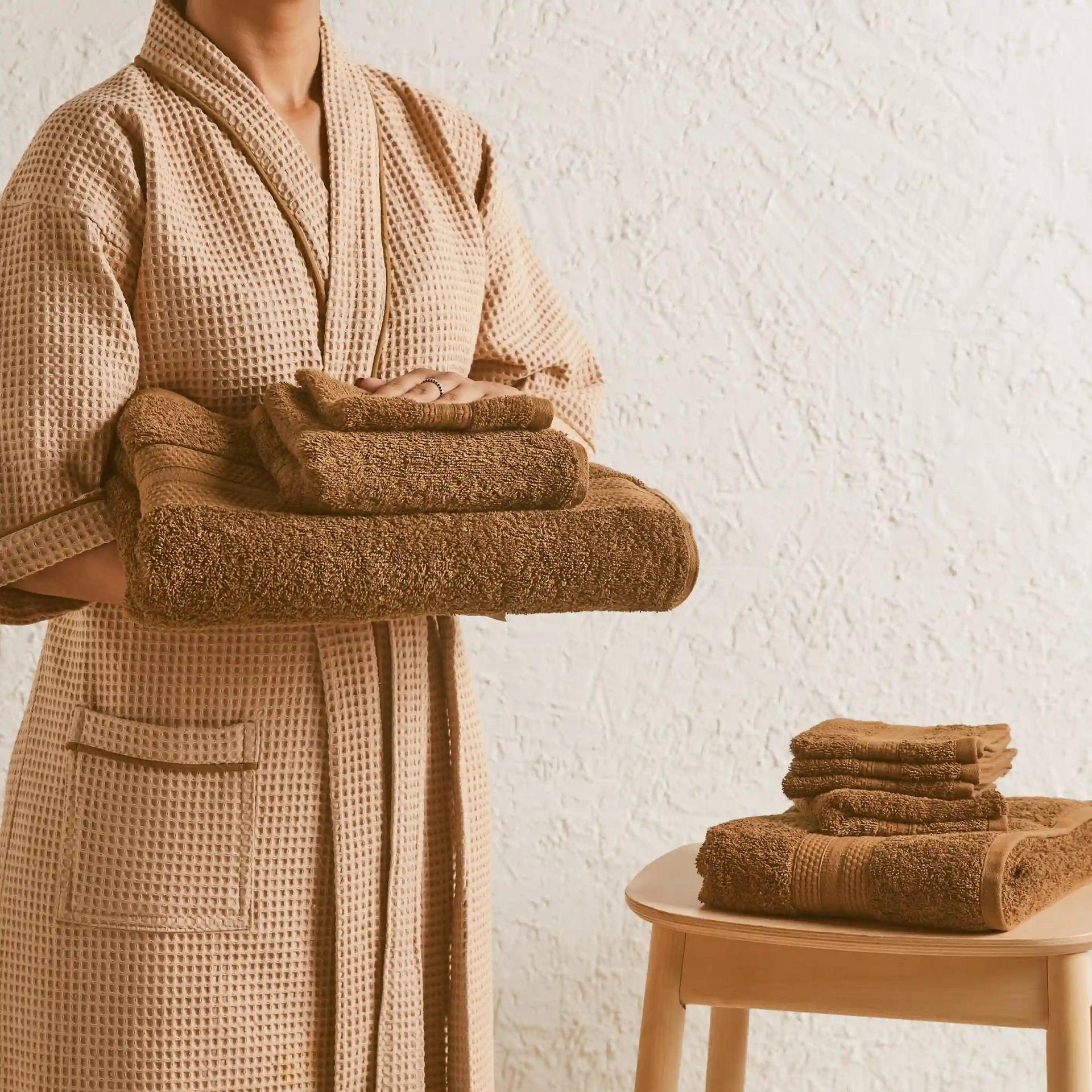 Solid Dyed 475 GSM 100% Cotton Chocolate 8 Piece Towel Set | Paleto