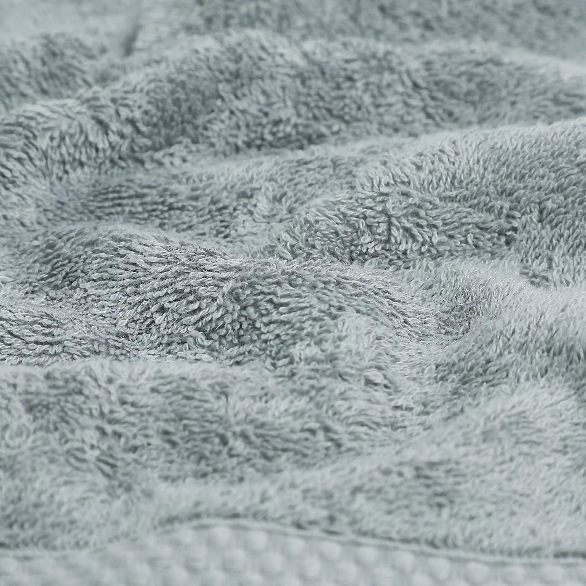 Solid Dyed 475 GSM 100% Cotton Graphite Bath Towel | Paleto