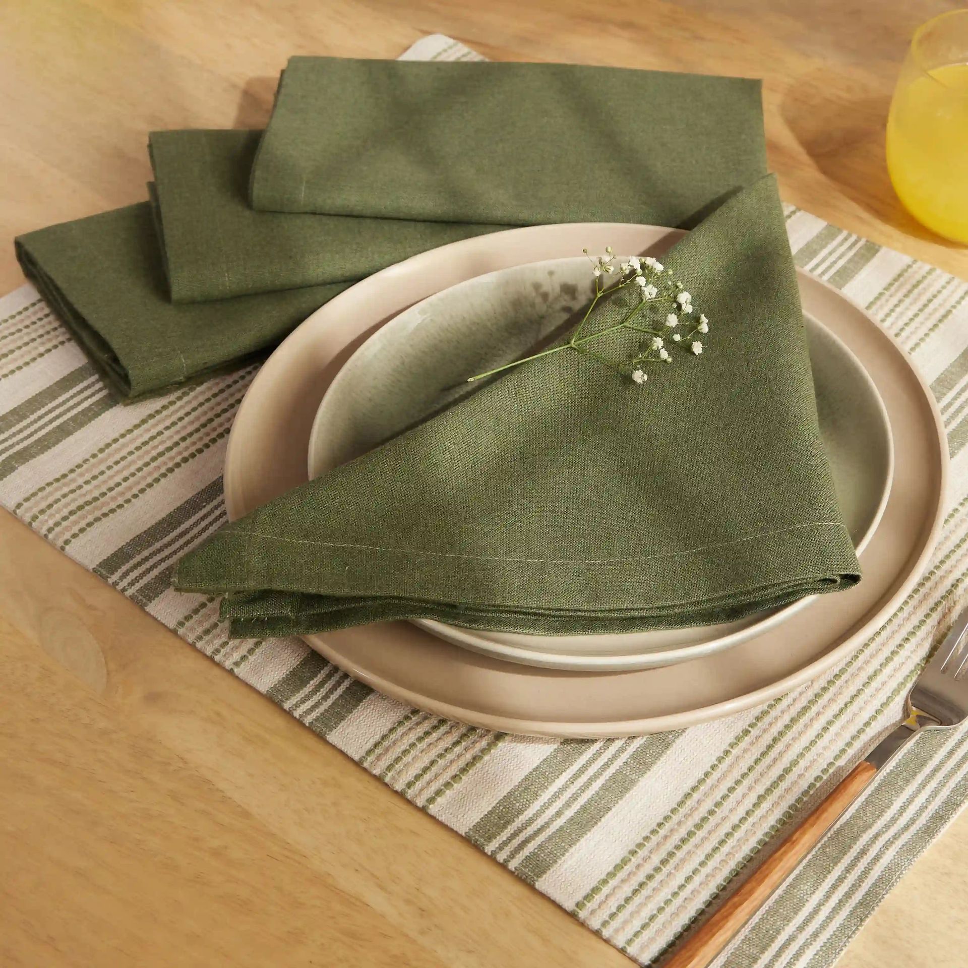 Solid Dyed 215 GSM 100% Cotton Green Set of 4 Table Napkin | Kaleida