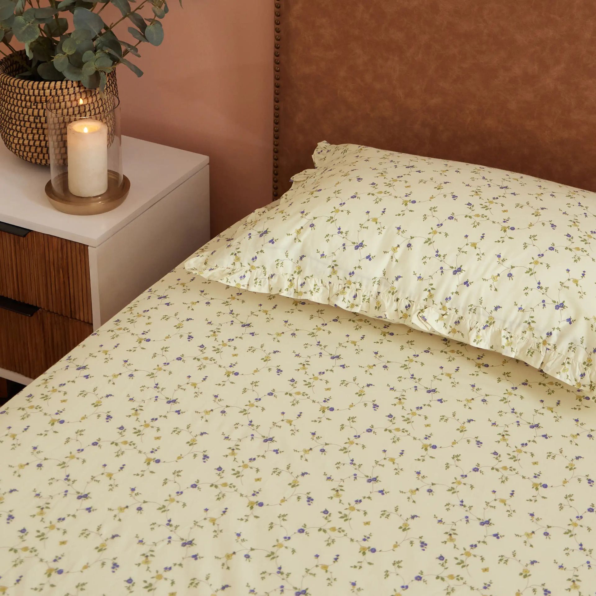 Floral 200 TC Cotton Cream Bloom Single Bedsheet Set | Bloomshire Luxe