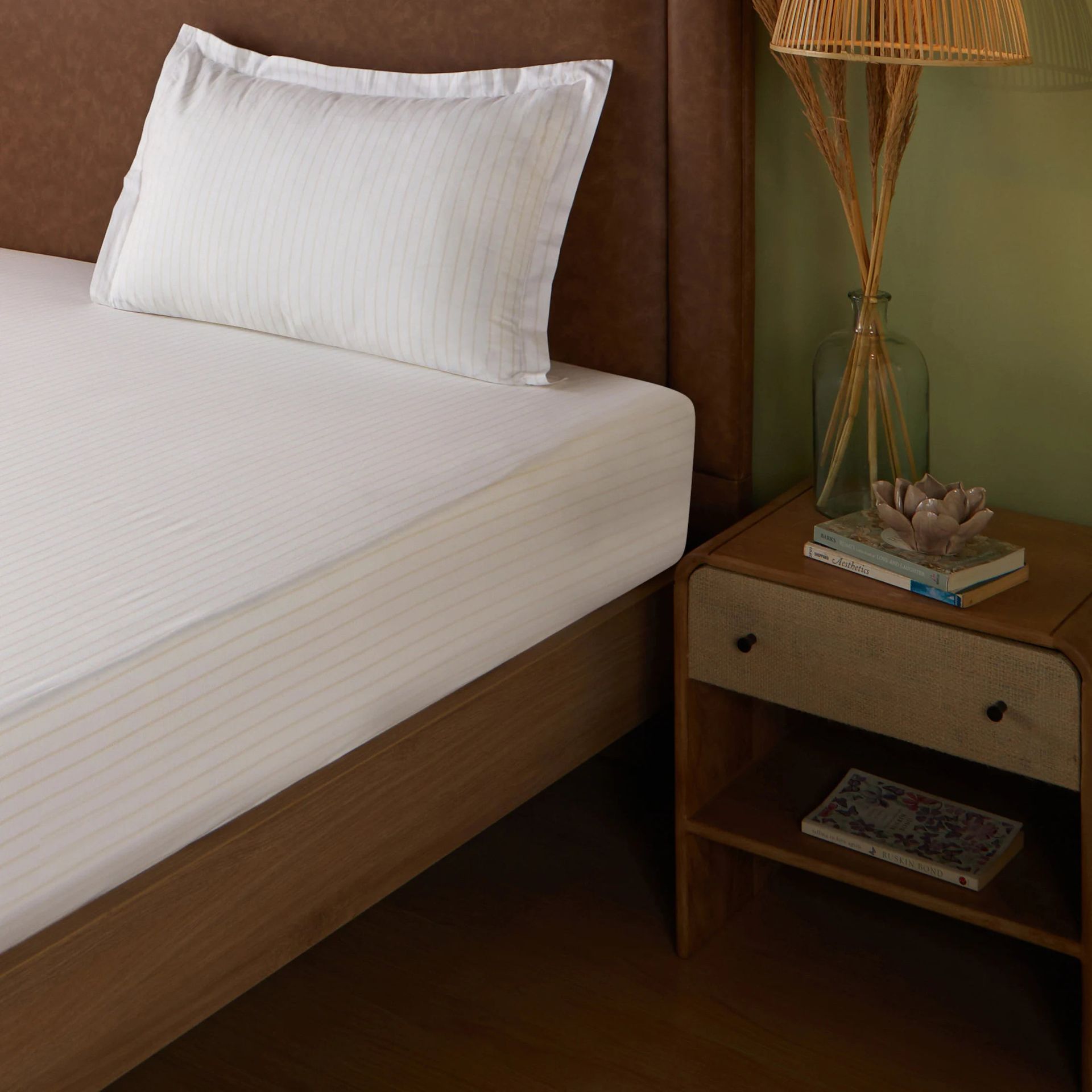 Geometric 144 TC 100% Cotton Beige Single Bedsheet Set | Bloomshire Classic